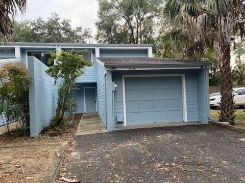 Photo of 3026 NW 28th Circle, Gainesville, FL 32605 (MLS # GC536443)