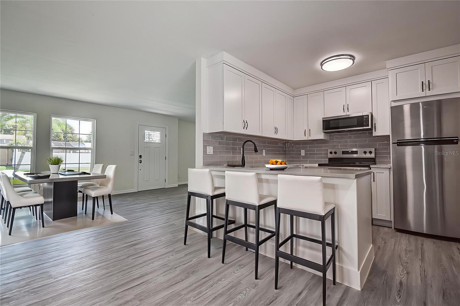 PINELLAS PINES ESTATE - Residential