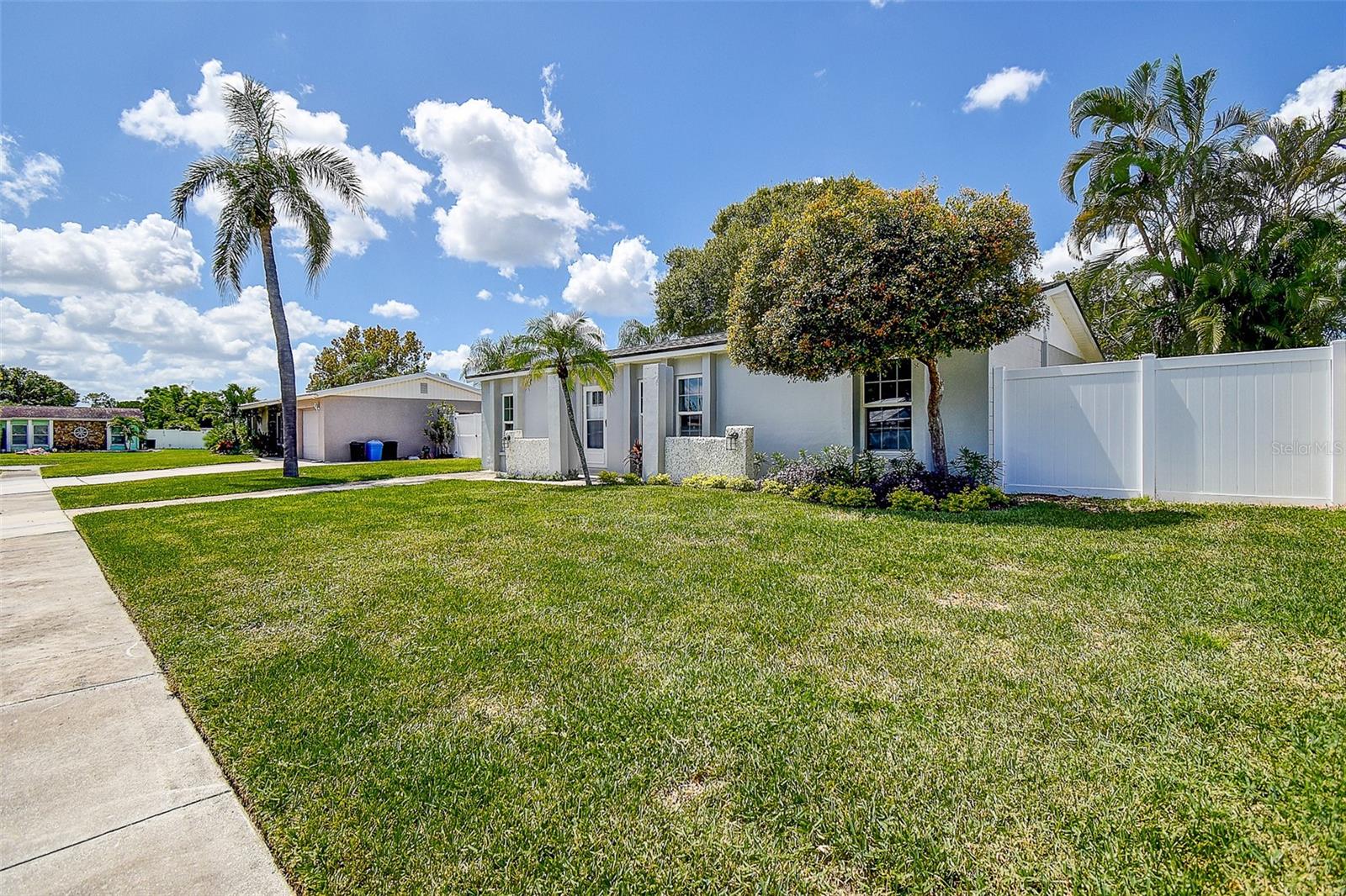 PINELLAS PINES ESTATE - Residential