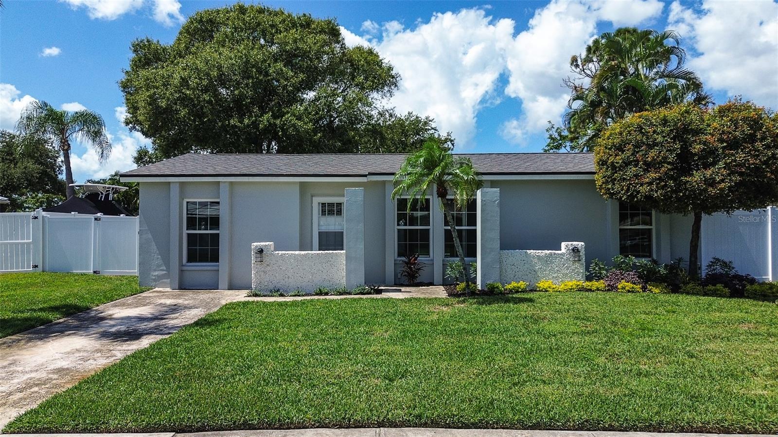 PINELLAS PINES ESTATE - Residential