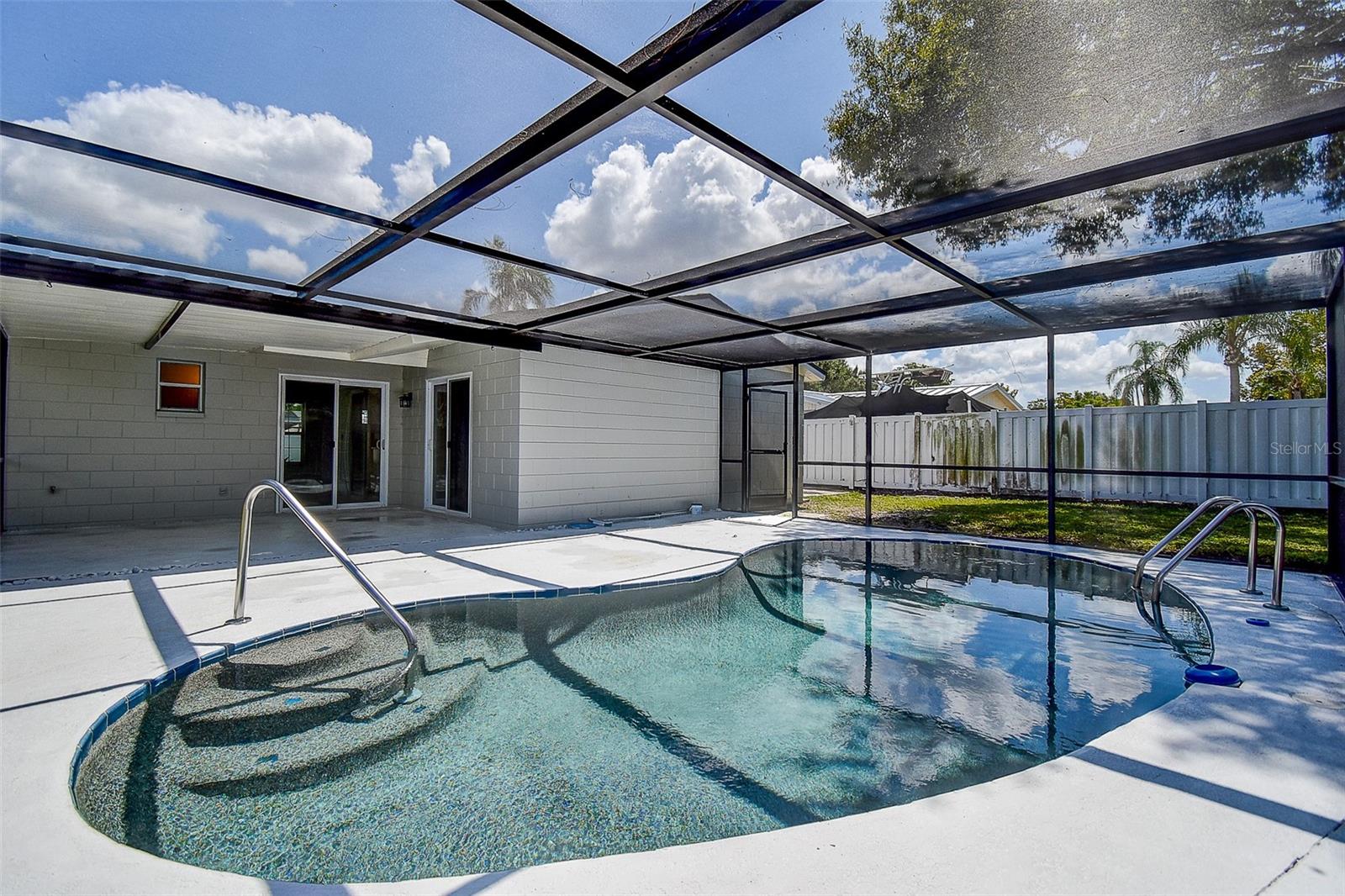 PINELLAS PINES ESTATE - Residential