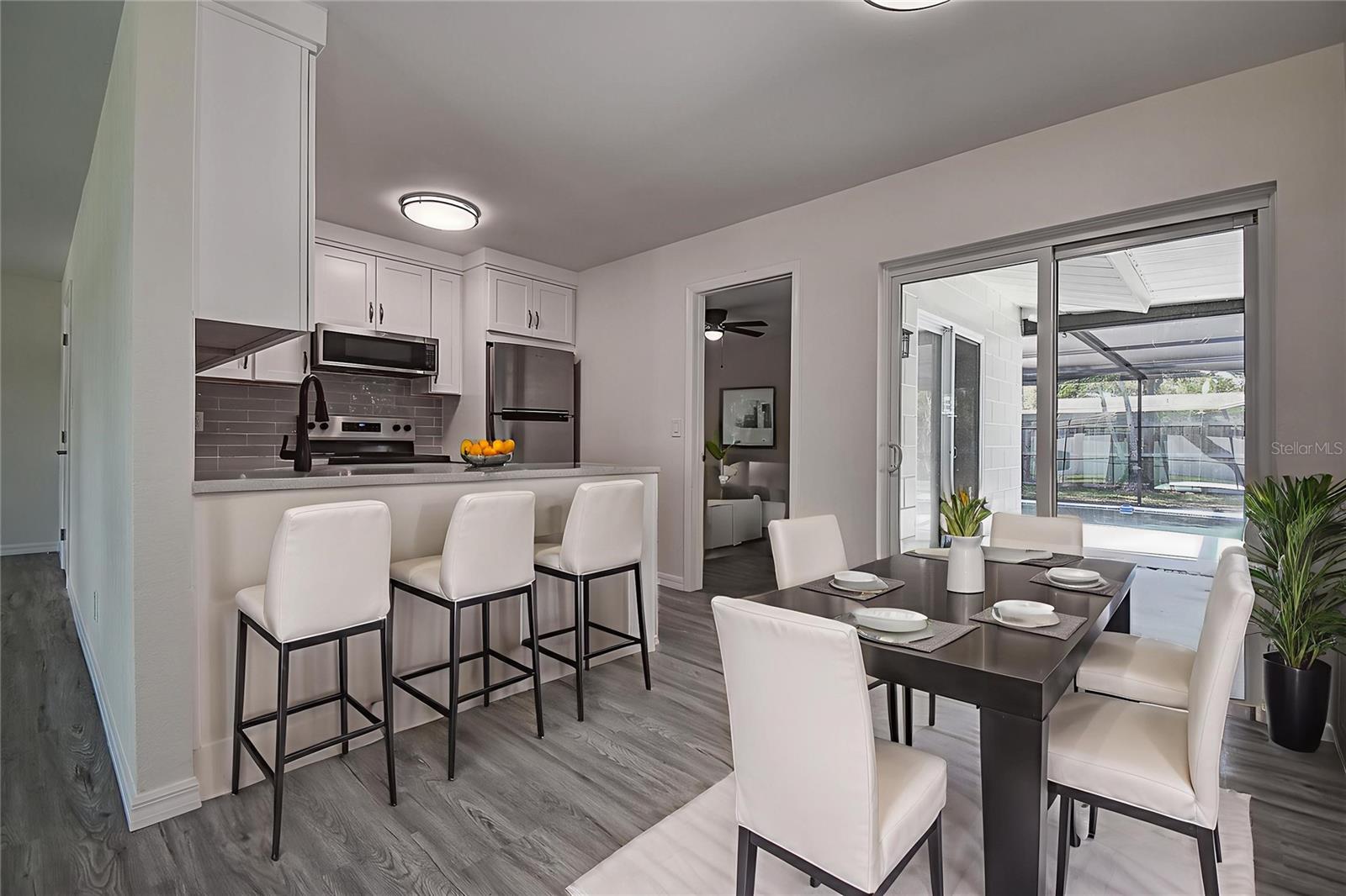 PINELLAS PINES ESTATE - Residential