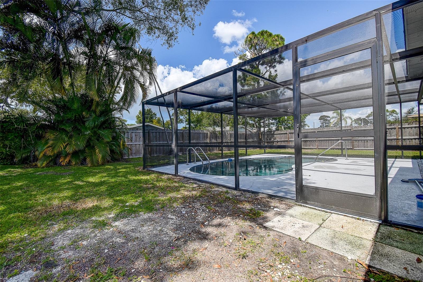 PINELLAS PINES ESTATE - Residential