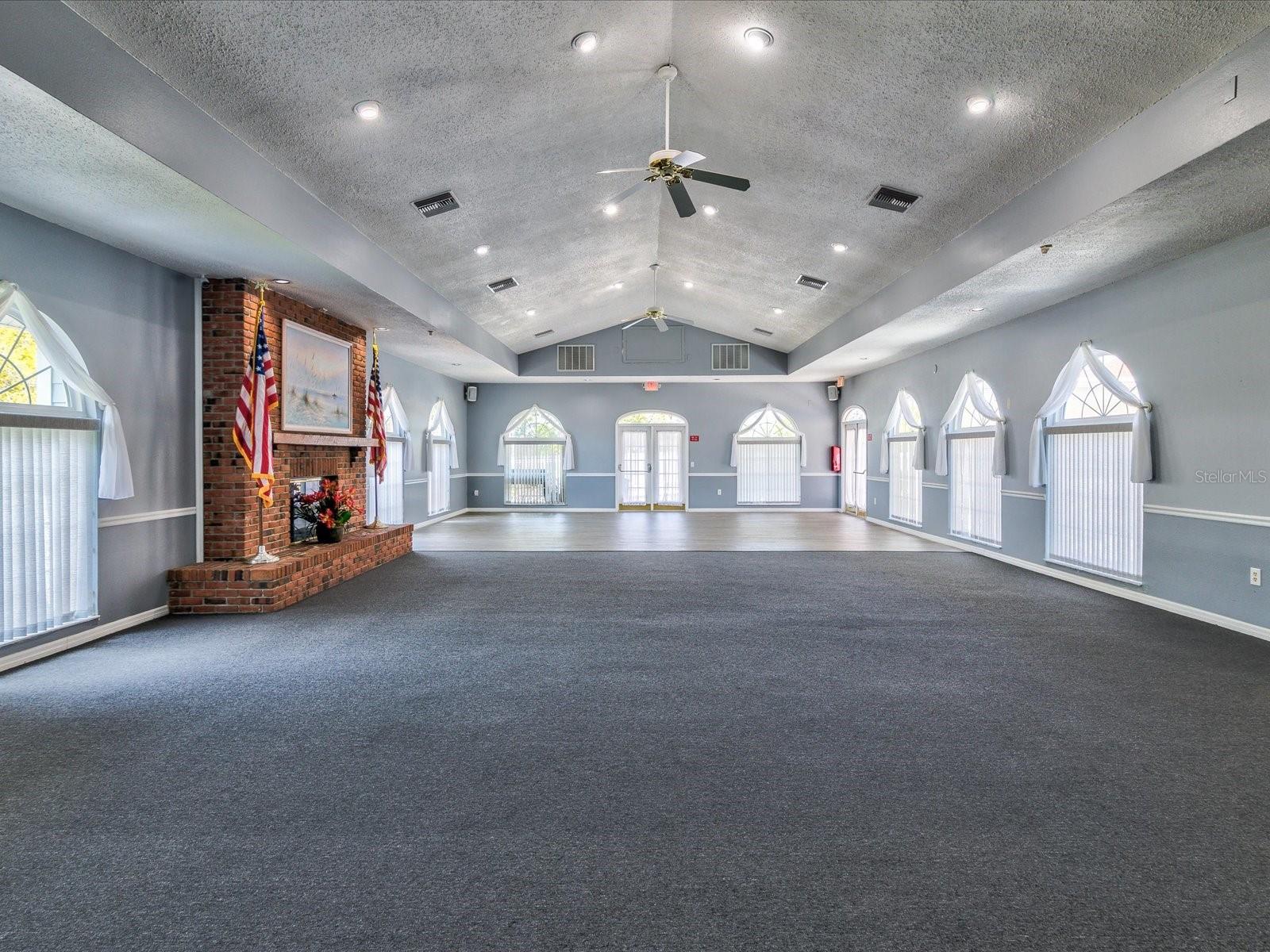 PRISTINE PLACE PH 4 - Residential