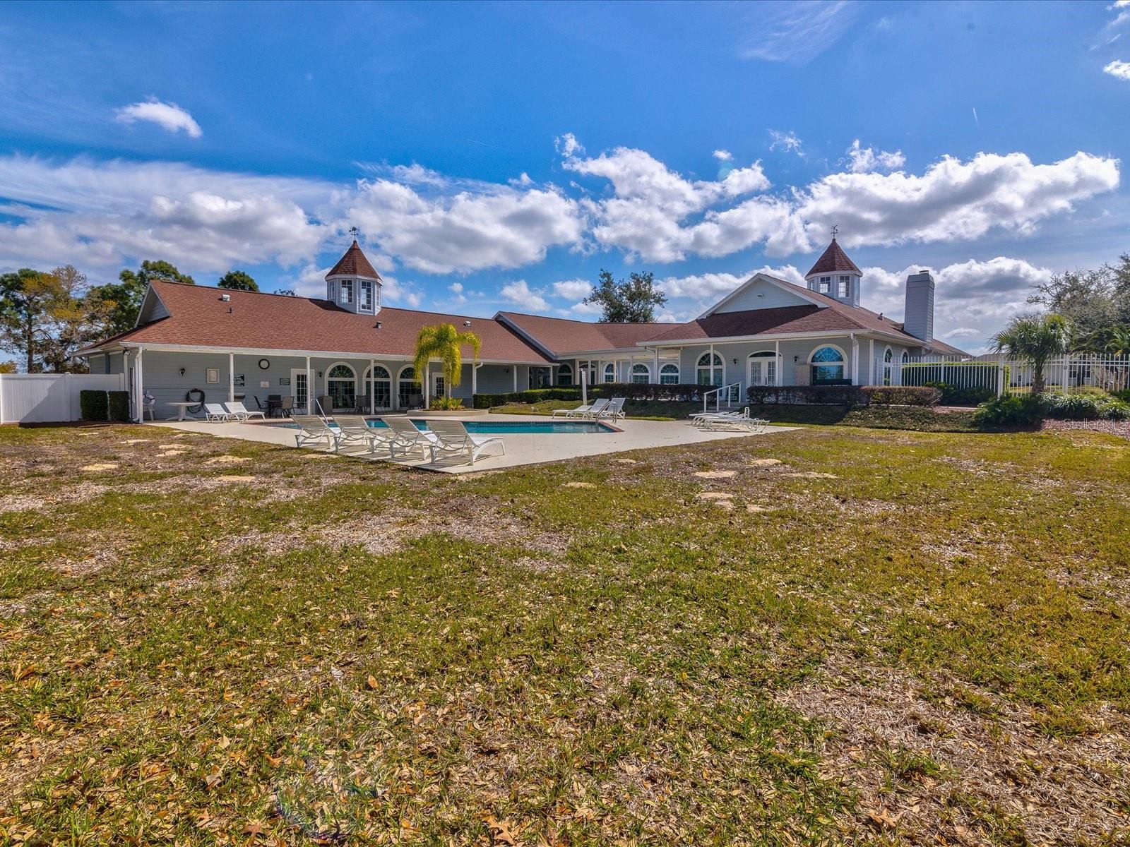 PRISTINE PLACE PH 4 - Residential