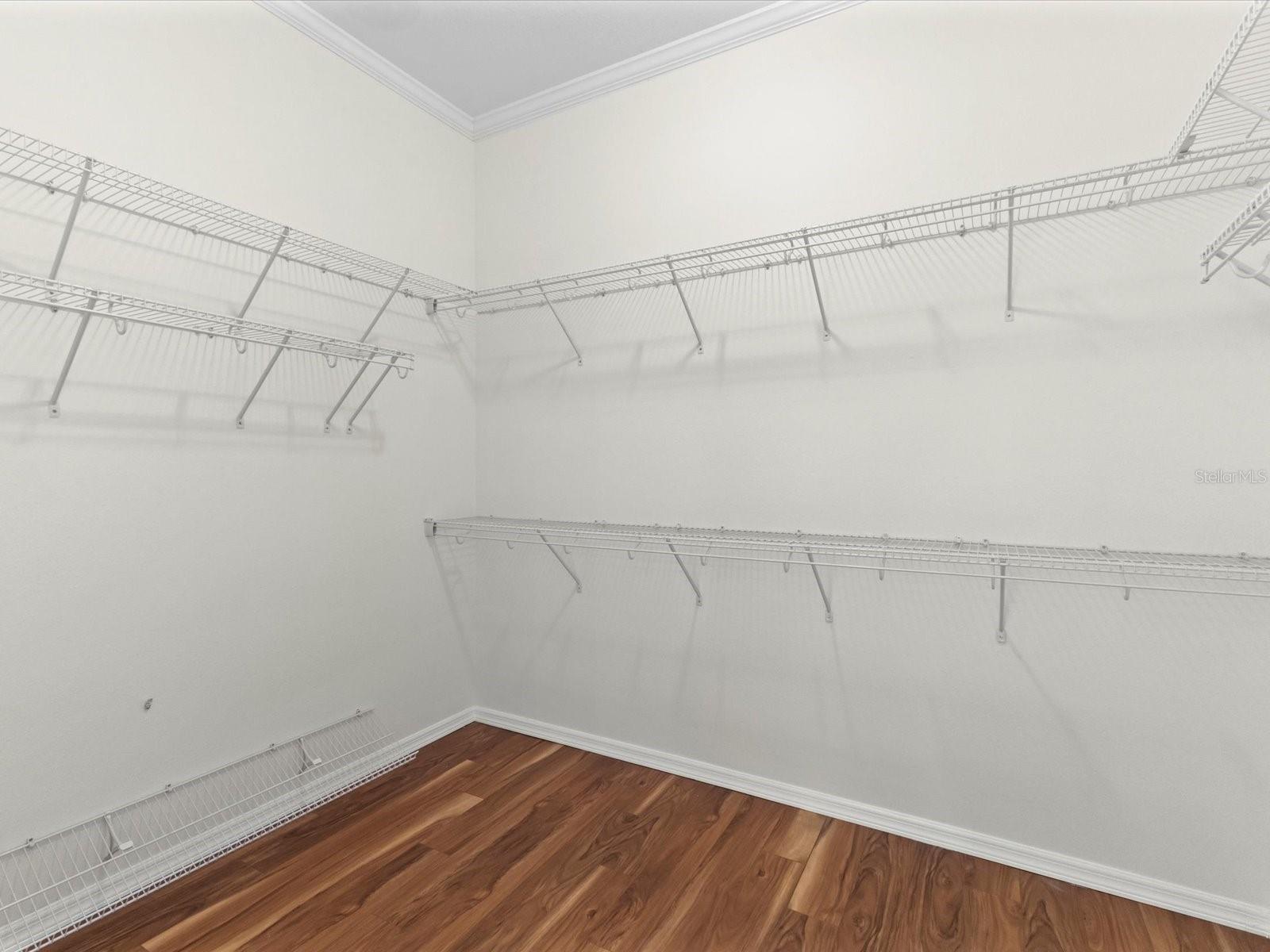 PRISTINE PLACE PH 4 - Residential