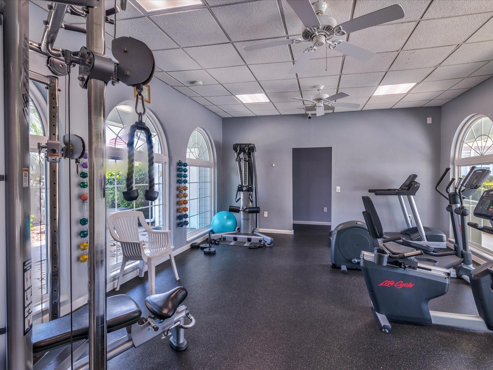 PRISTINE PLACE PH 4 - Residential