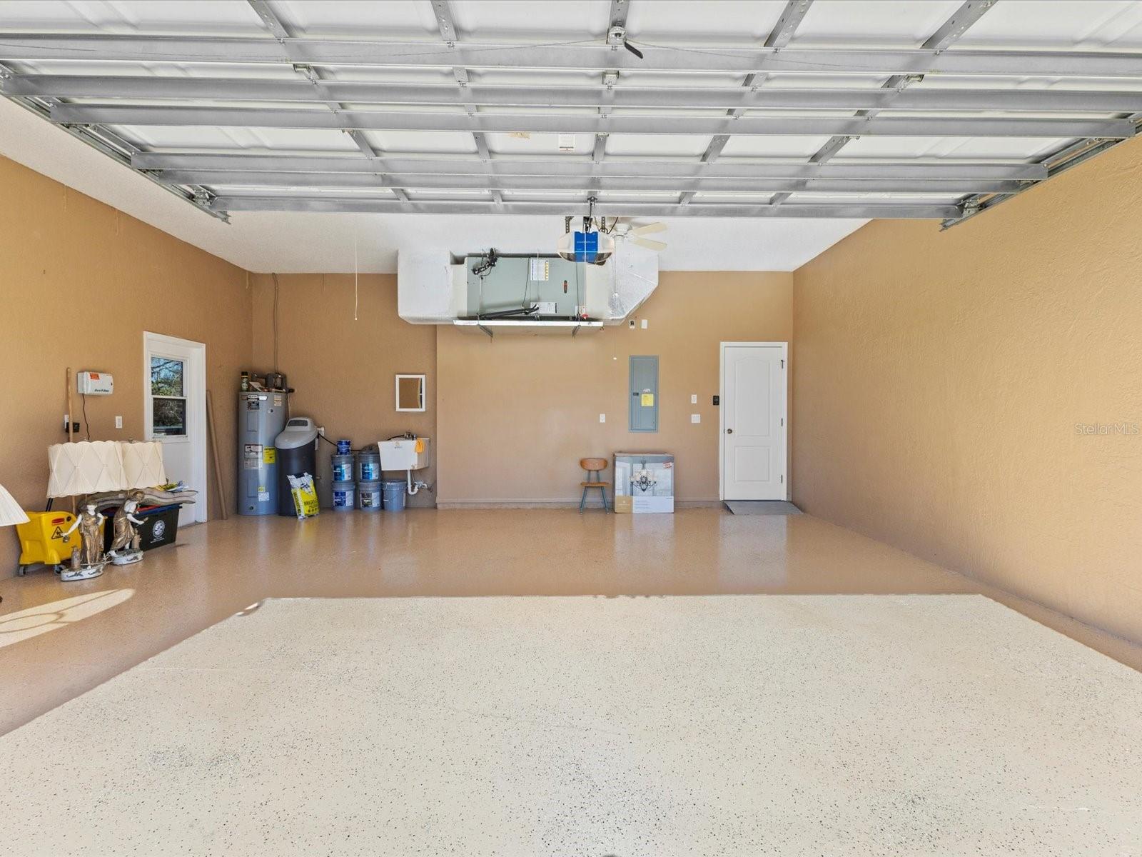 PRISTINE PLACE PH 4 - Residential