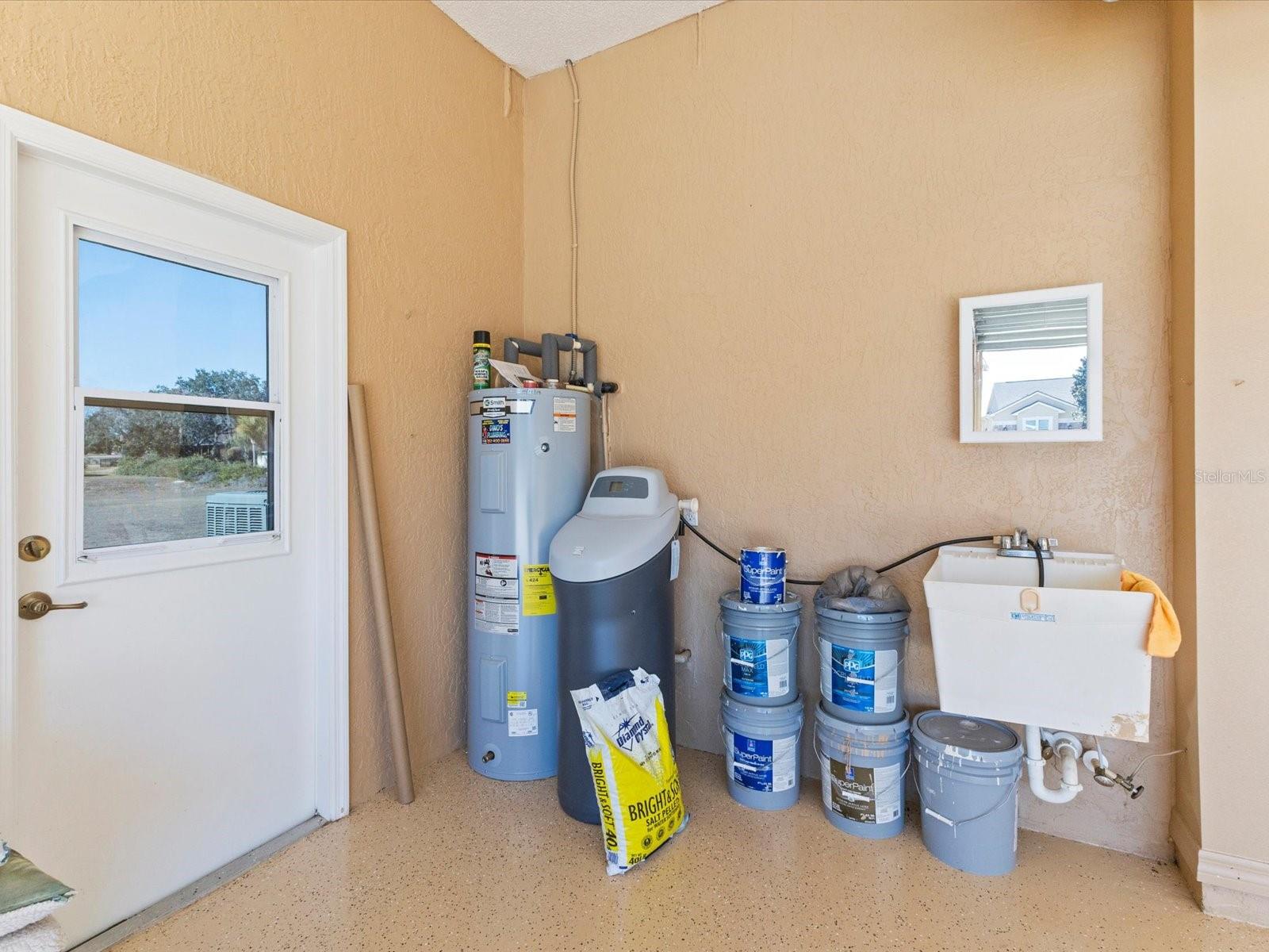 PRISTINE PLACE PH 4 - Residential