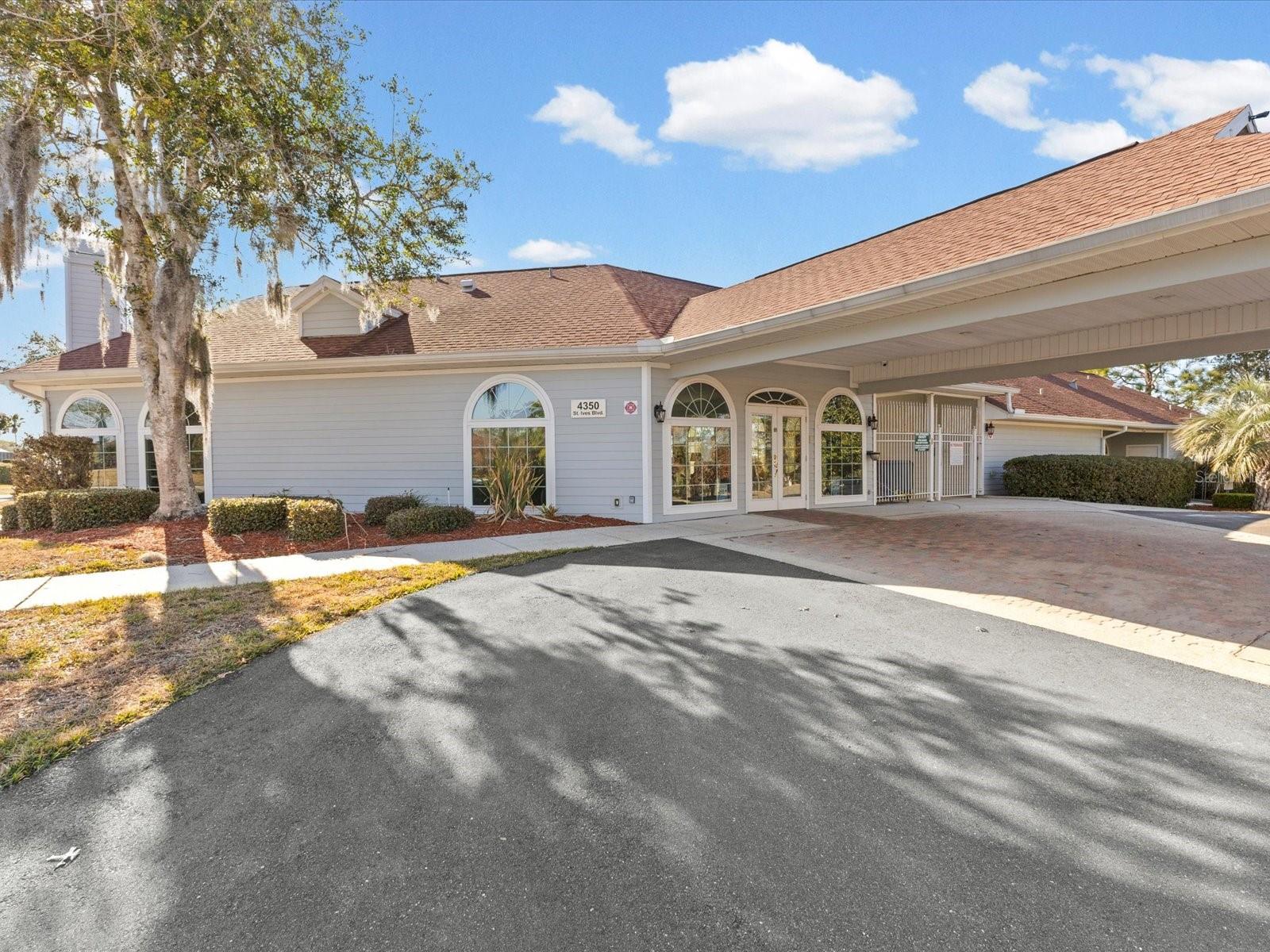 PRISTINE PLACE PH 4 - Residential