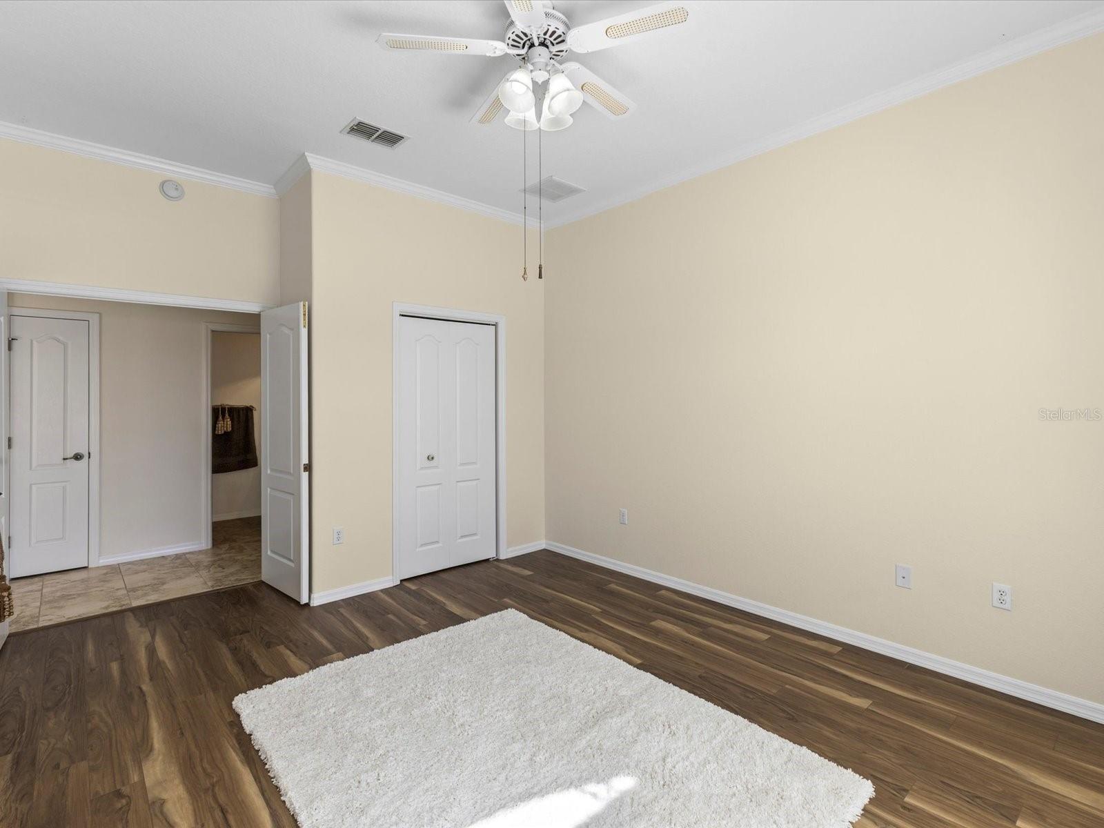 PRISTINE PLACE PH 4 - Residential