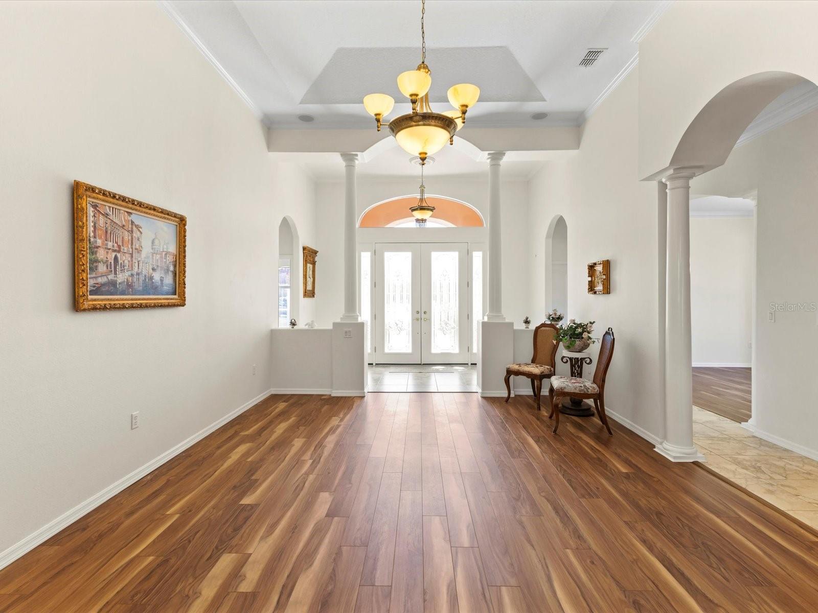 PRISTINE PLACE PH 4 - Residential