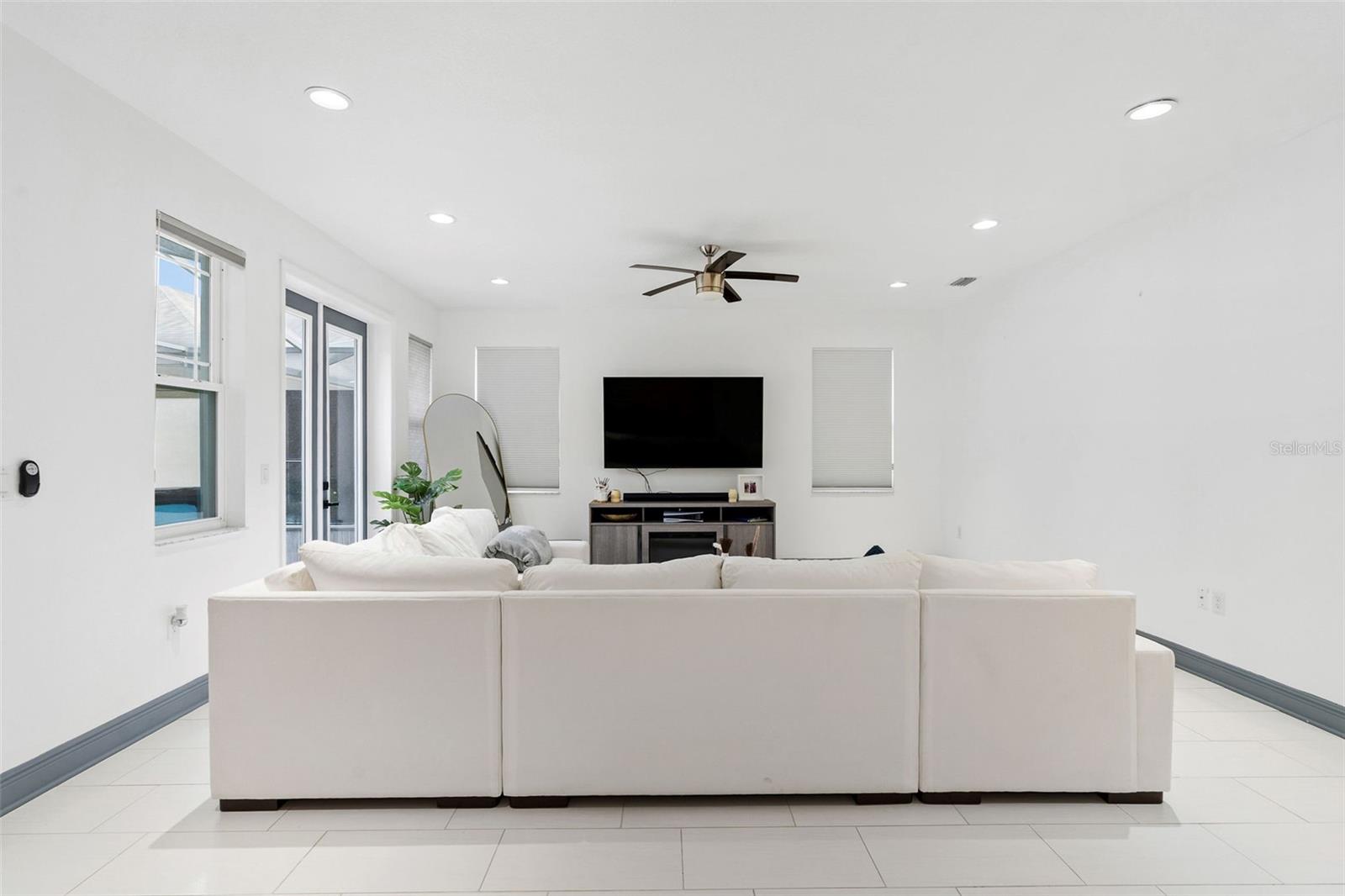 RAVINIA PH 2 - Residential Lease