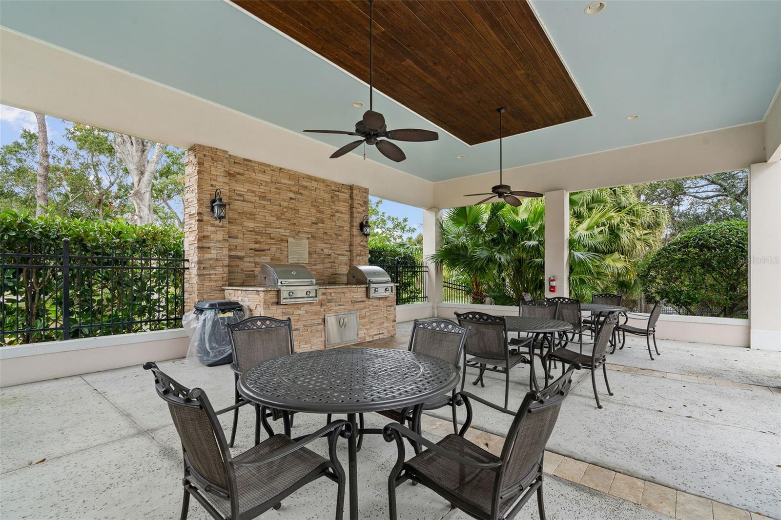 RAVINIA PH 2 - Residential Lease