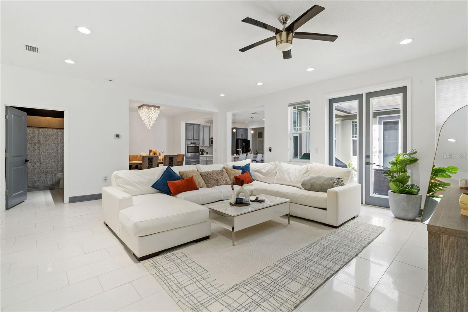 RAVINIA PH 2 - Residential Lease