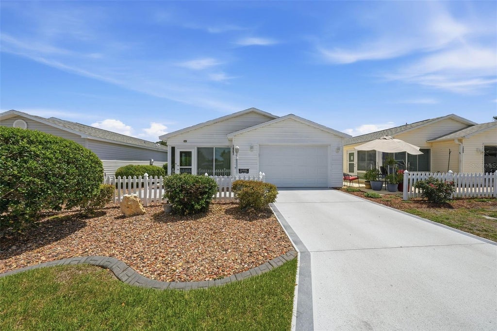 Photo of 1607 Navidad Street, The Villages, FL 32162 (MLS # G5112984)