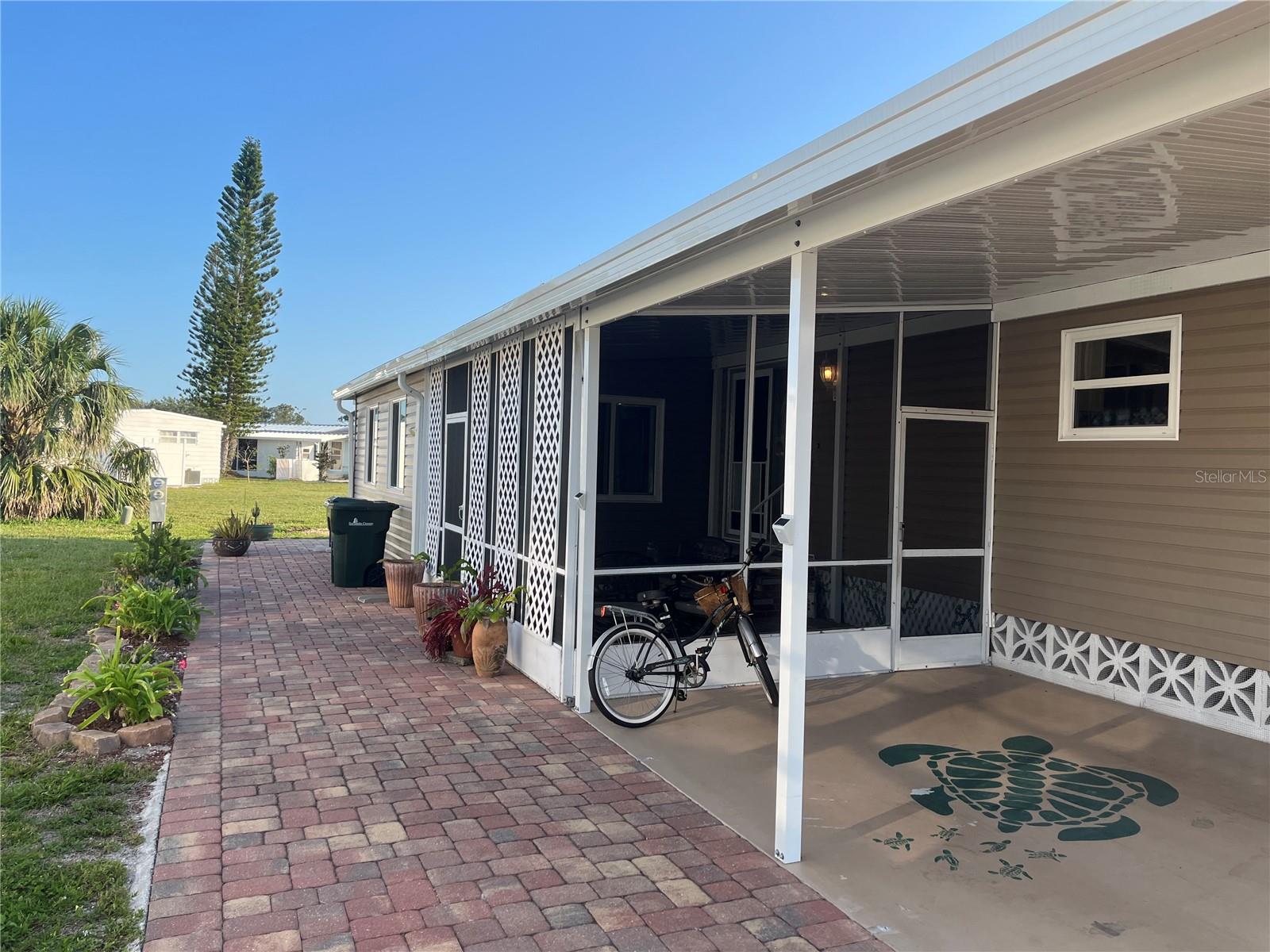 902 JOLANDA CIRCLE