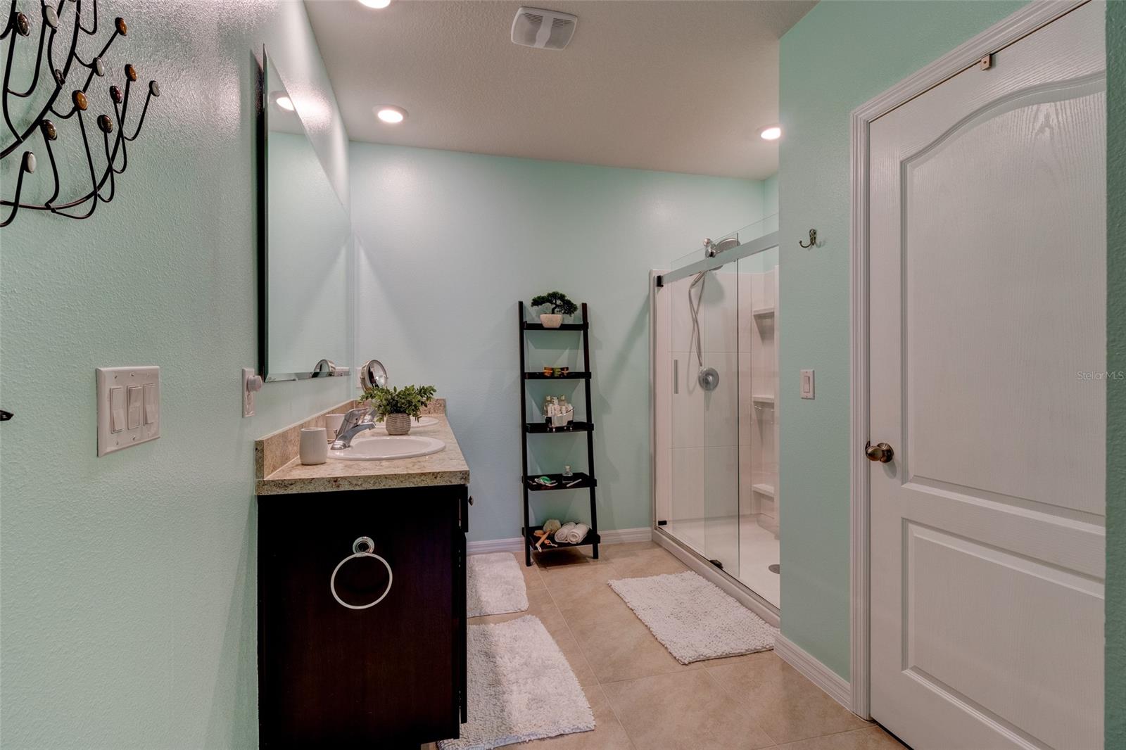 Woodbridge Lks/Edgewater - Residential