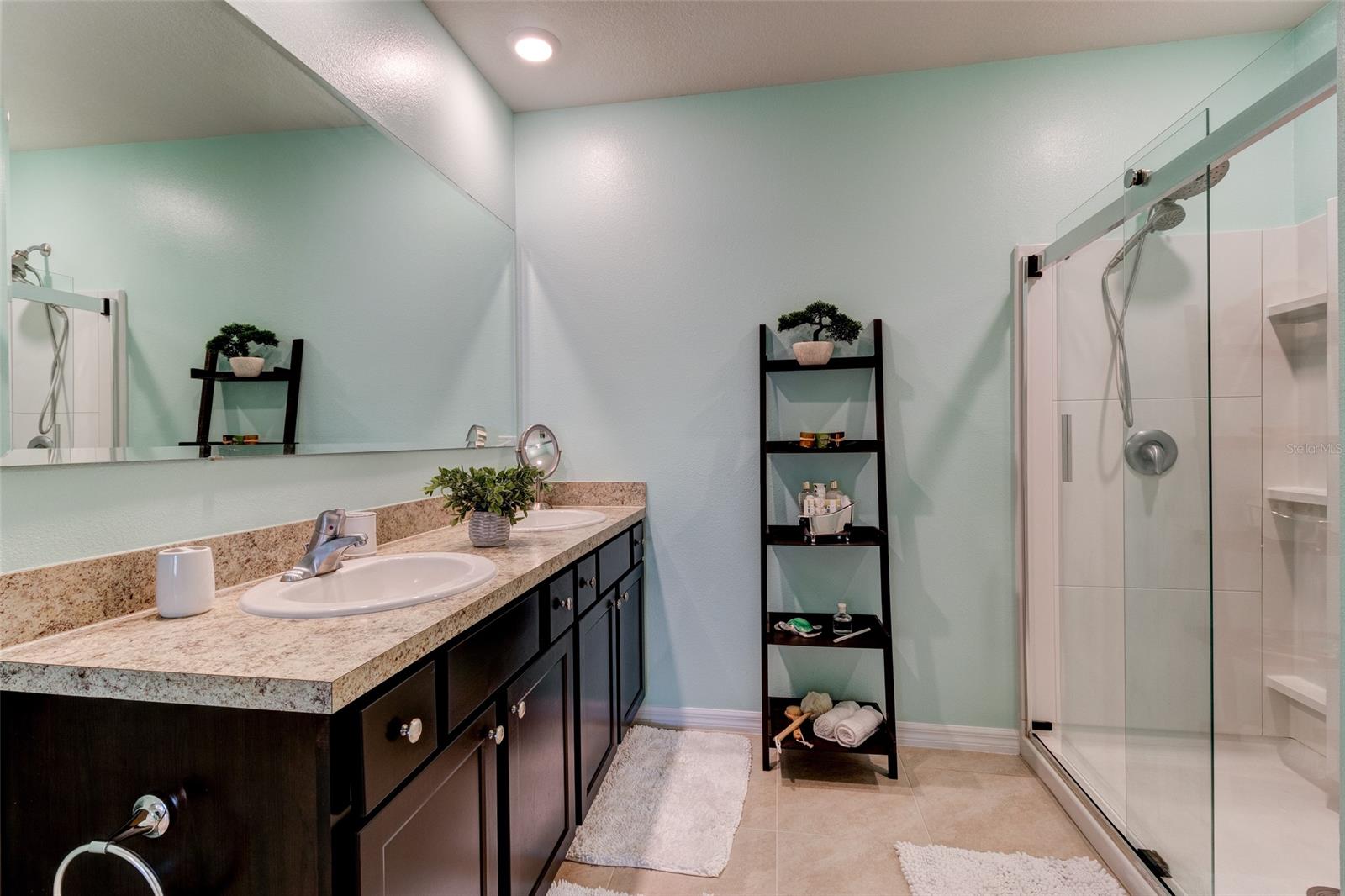 Woodbridge Lks/Edgewater - Residential