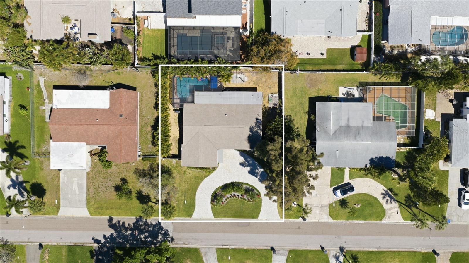 MAXIMO MOORINGS - Residential