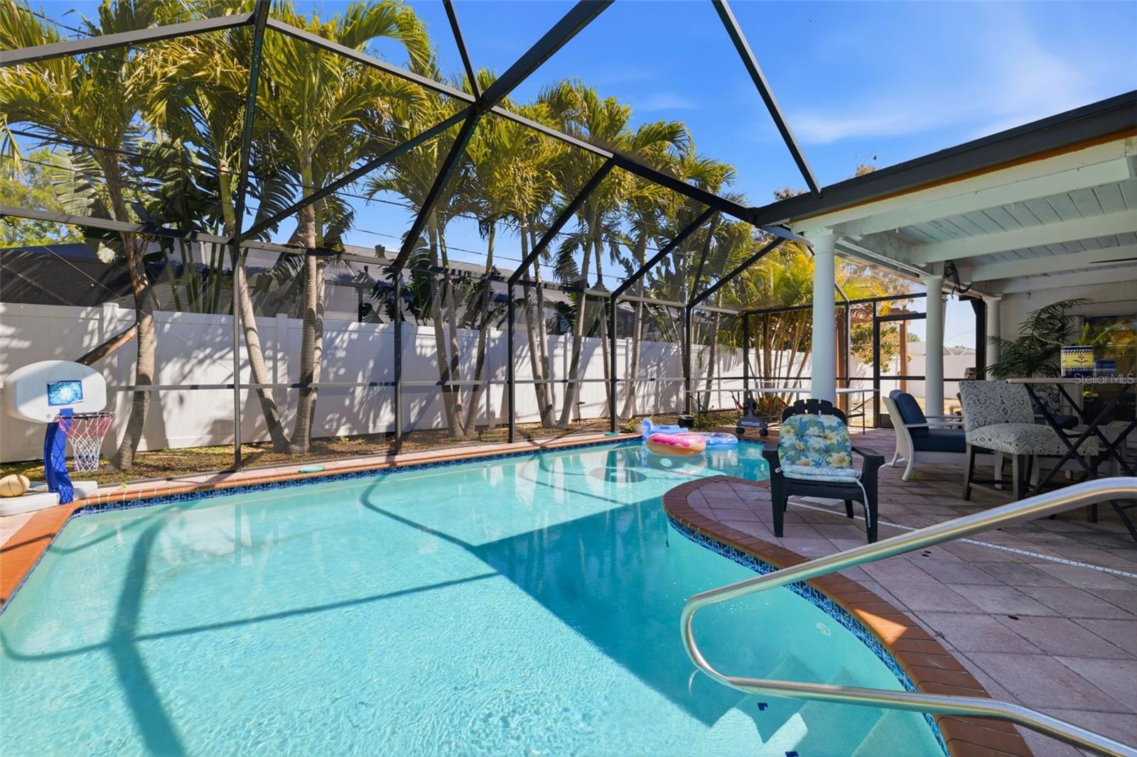 MAXIMO MOORINGS - Residential