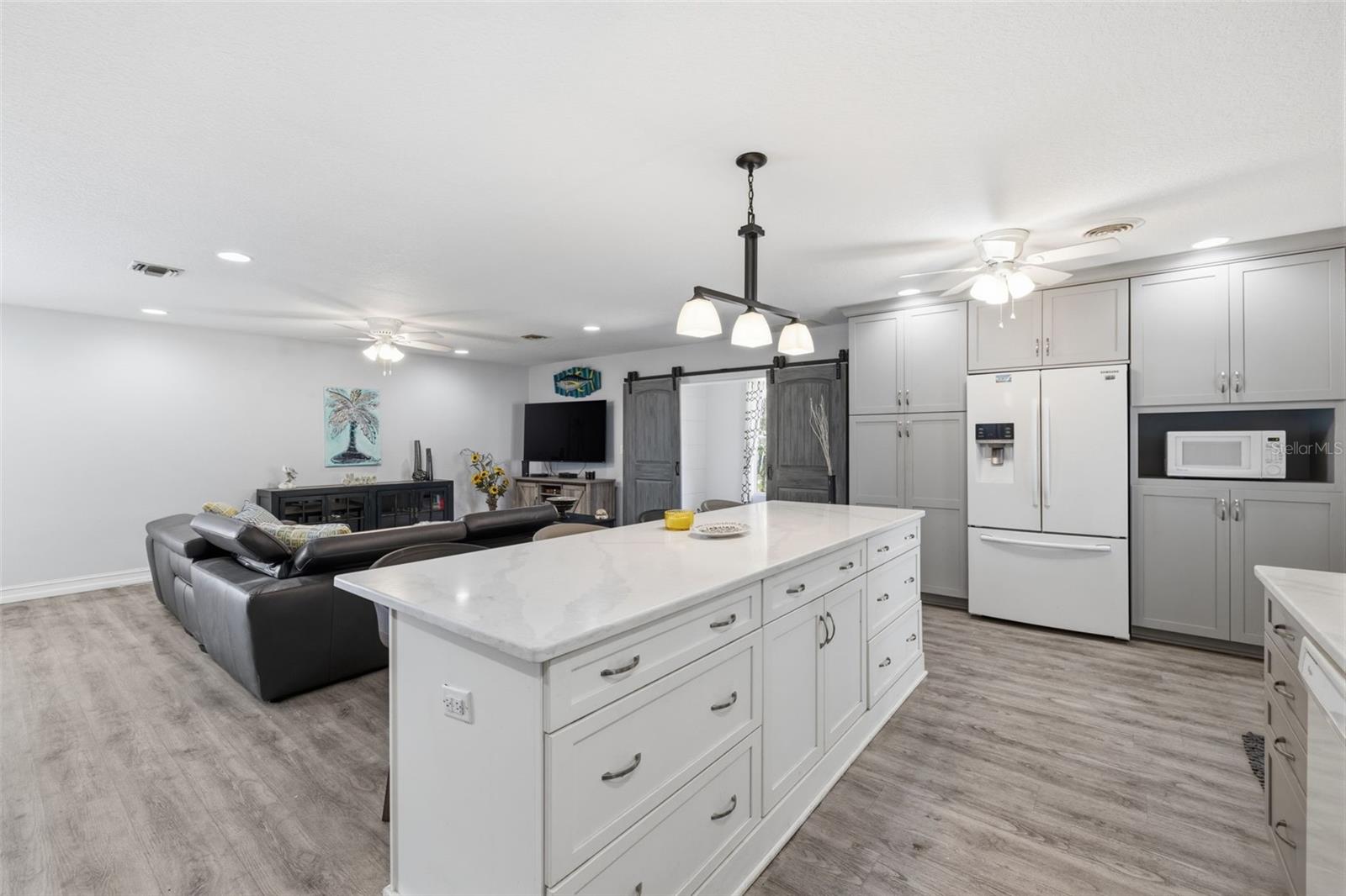 MAXIMO MOORINGS - Residential