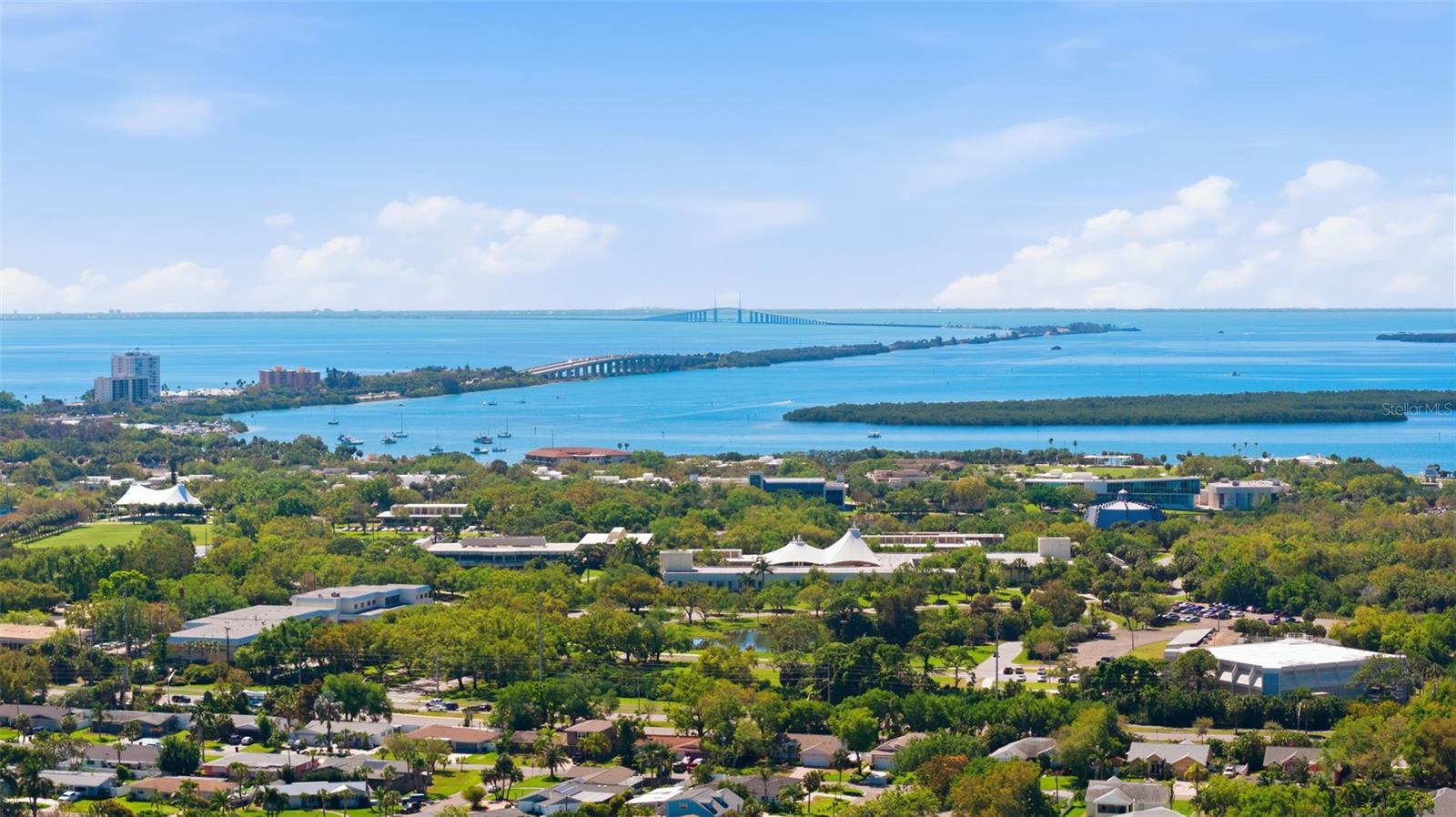 MAXIMO MOORINGS - Residential