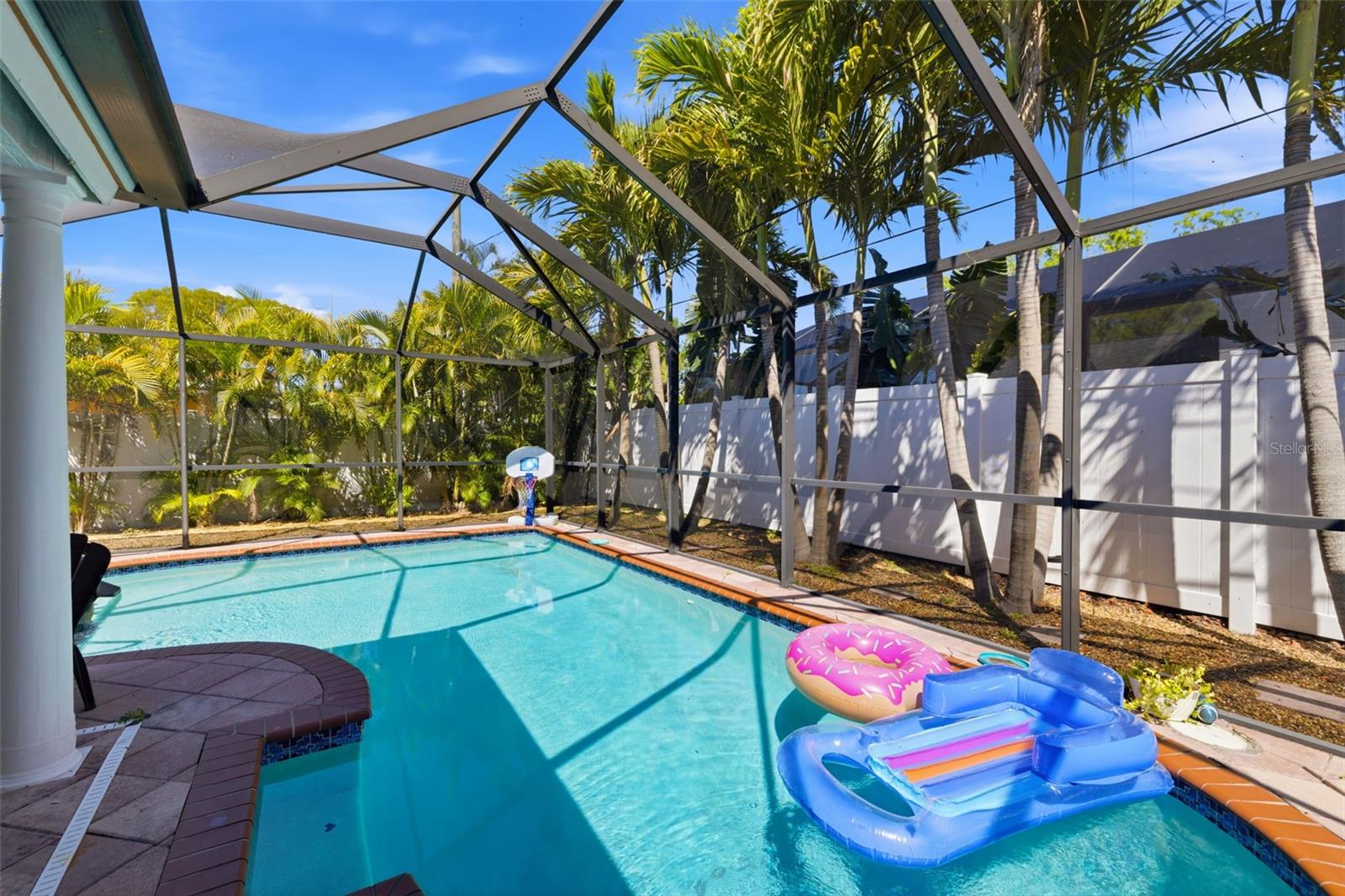 MAXIMO MOORINGS - Residential