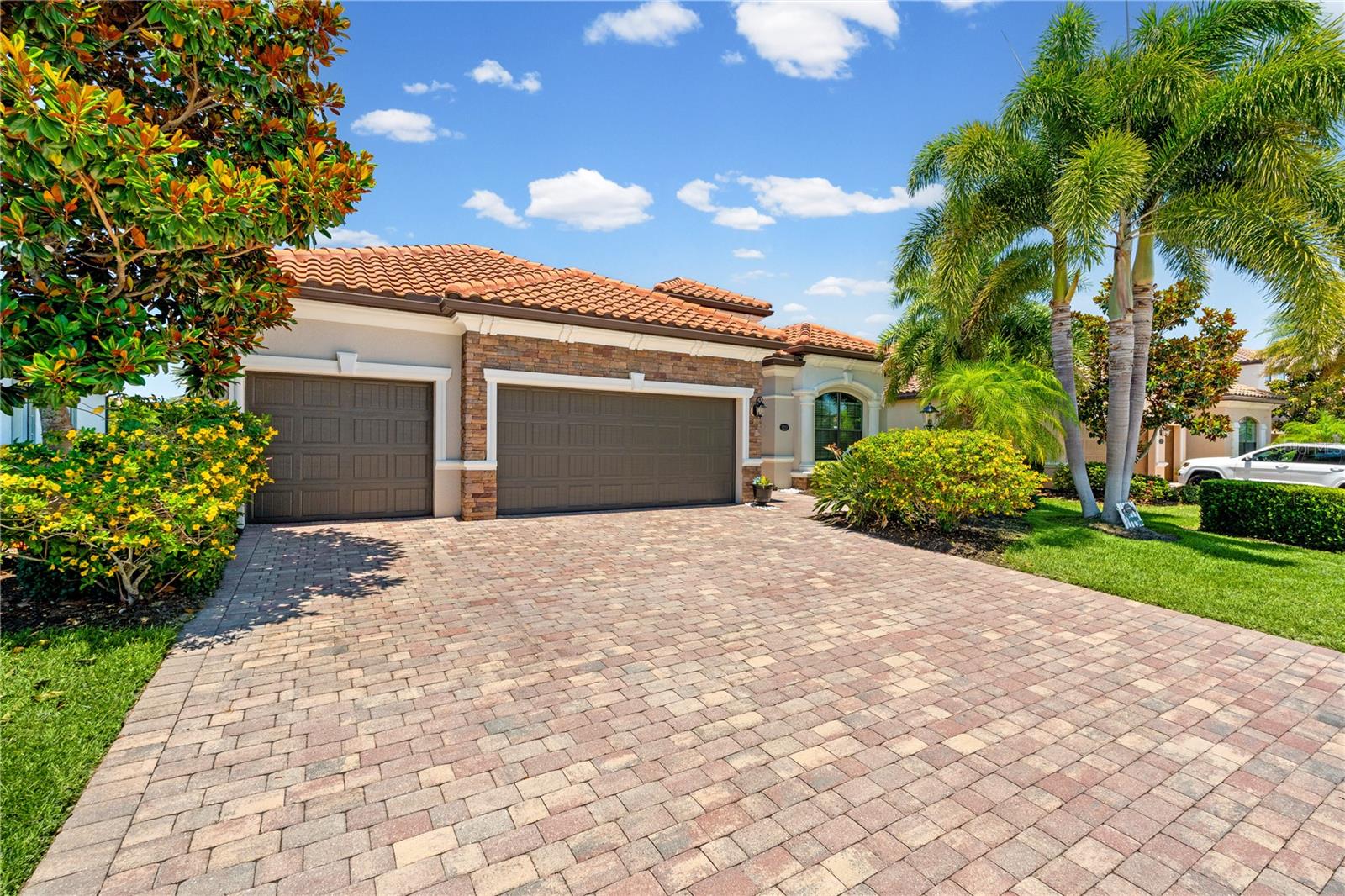 13211 RAMBLEWOOD TRAIL