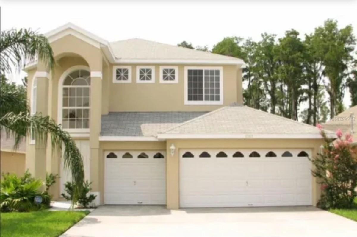 This 2236 square foot single family home has 4 bedrooms and 2.5 bathrooms.
