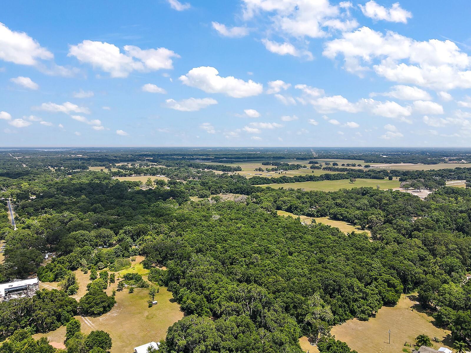 SUMMERFIELD - Land