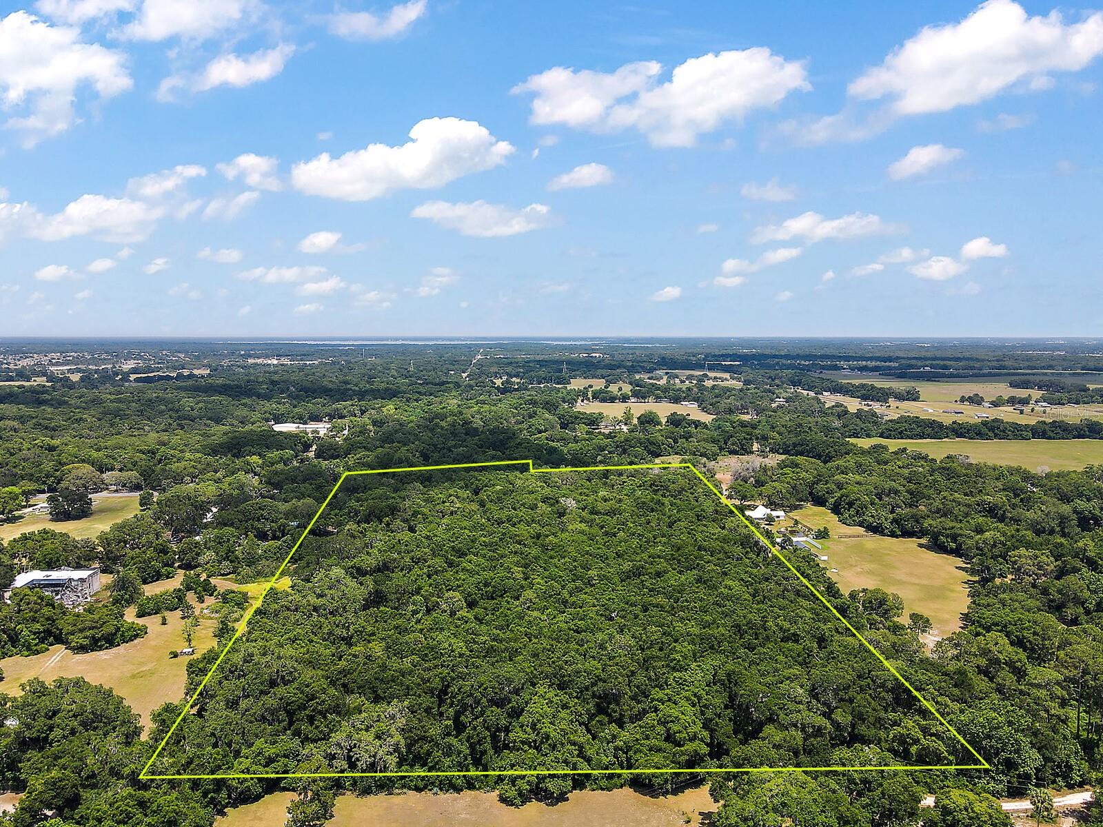 SUMMERFIELD - Land