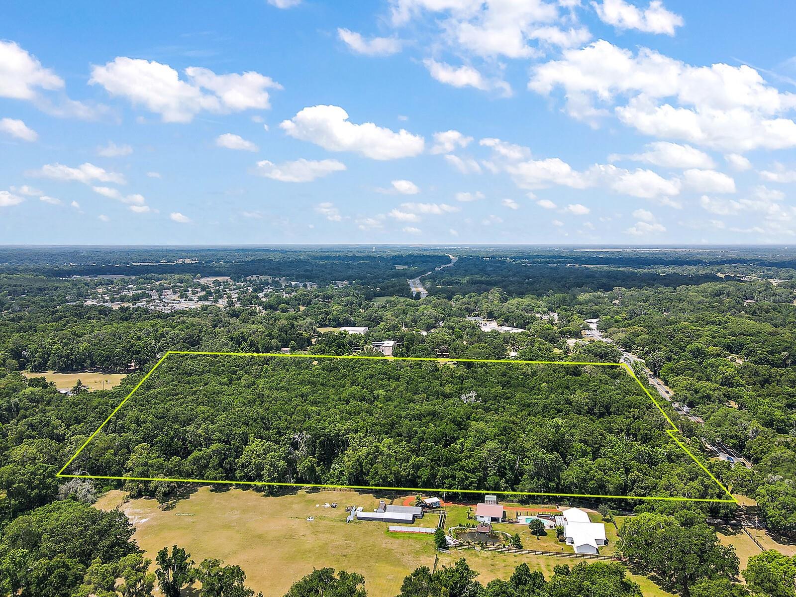 SUMMERFIELD - Land