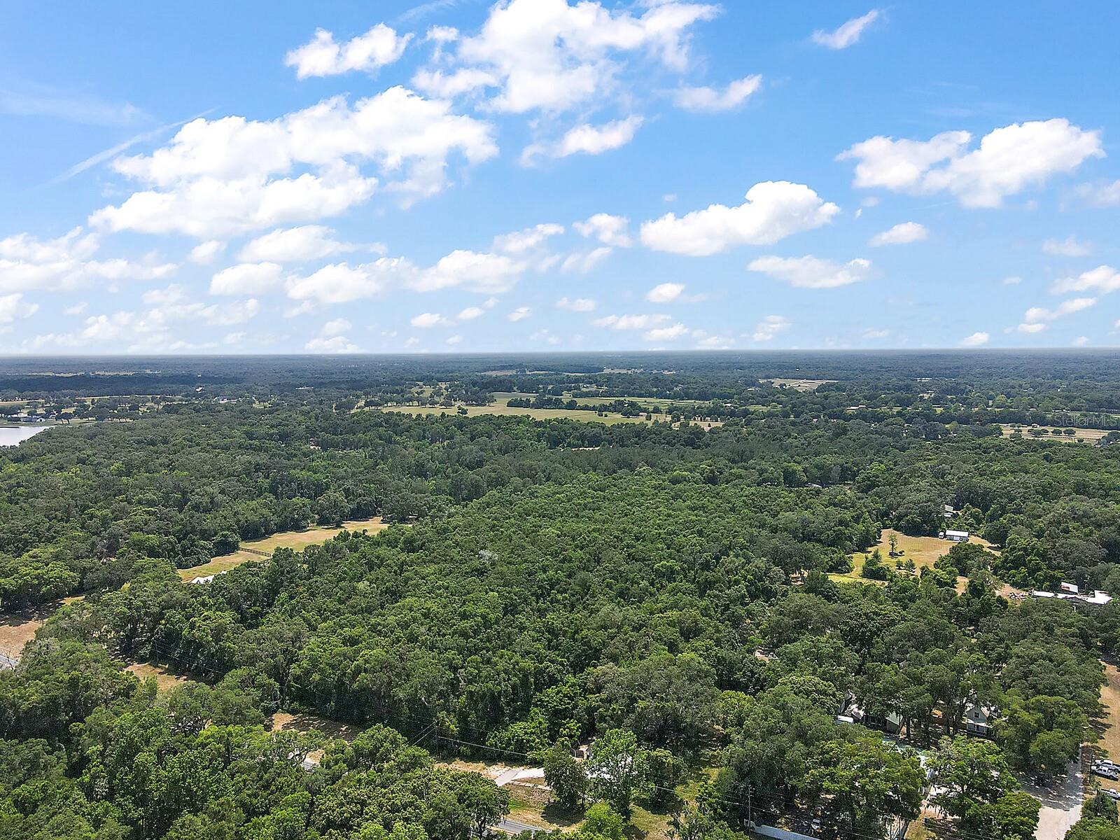 SUMMERFIELD - Land