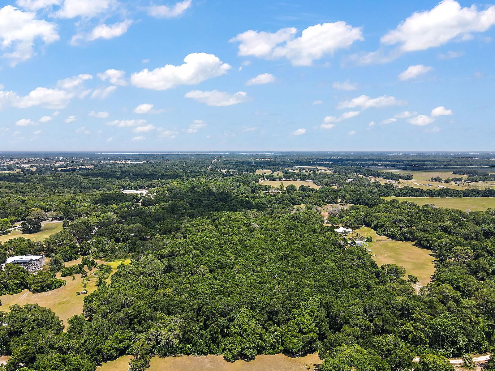 SUMMERFIELD - Land