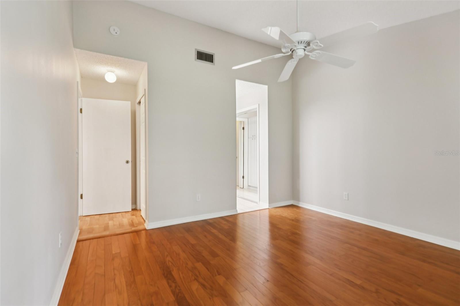 LAZY OAKS CONDO - Residential