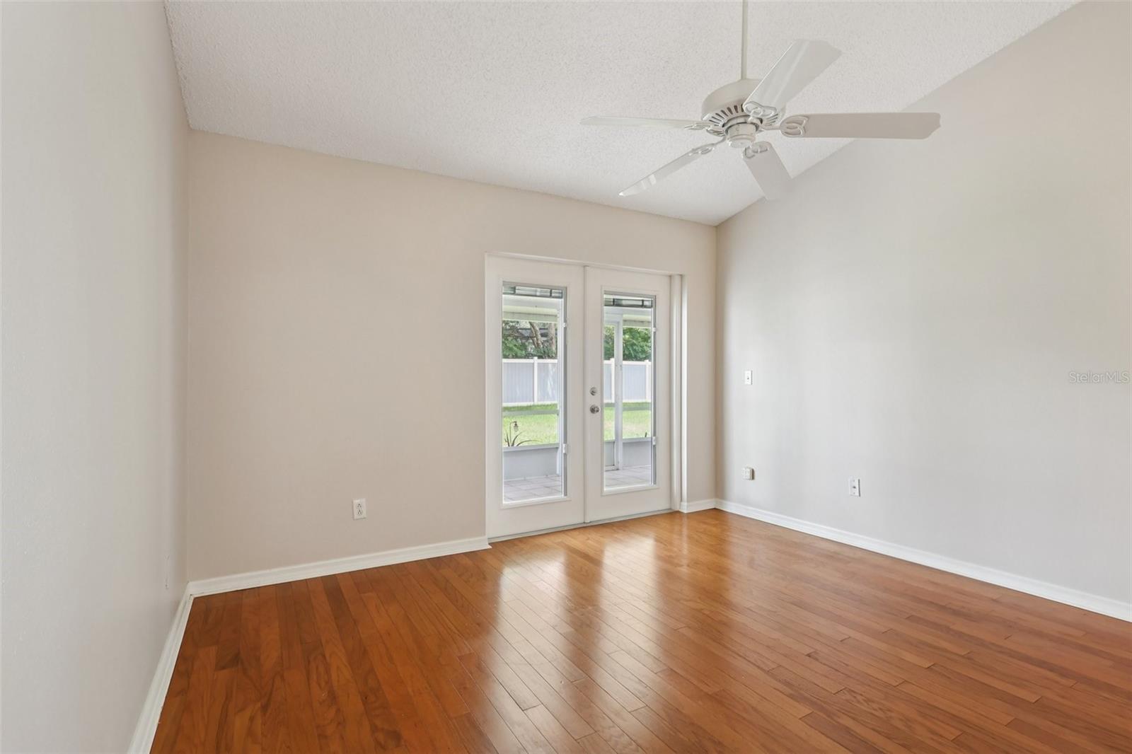 LAZY OAKS CONDO - Residential