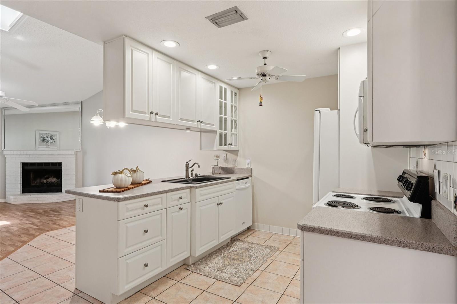 LAZY OAKS CONDO - Residential