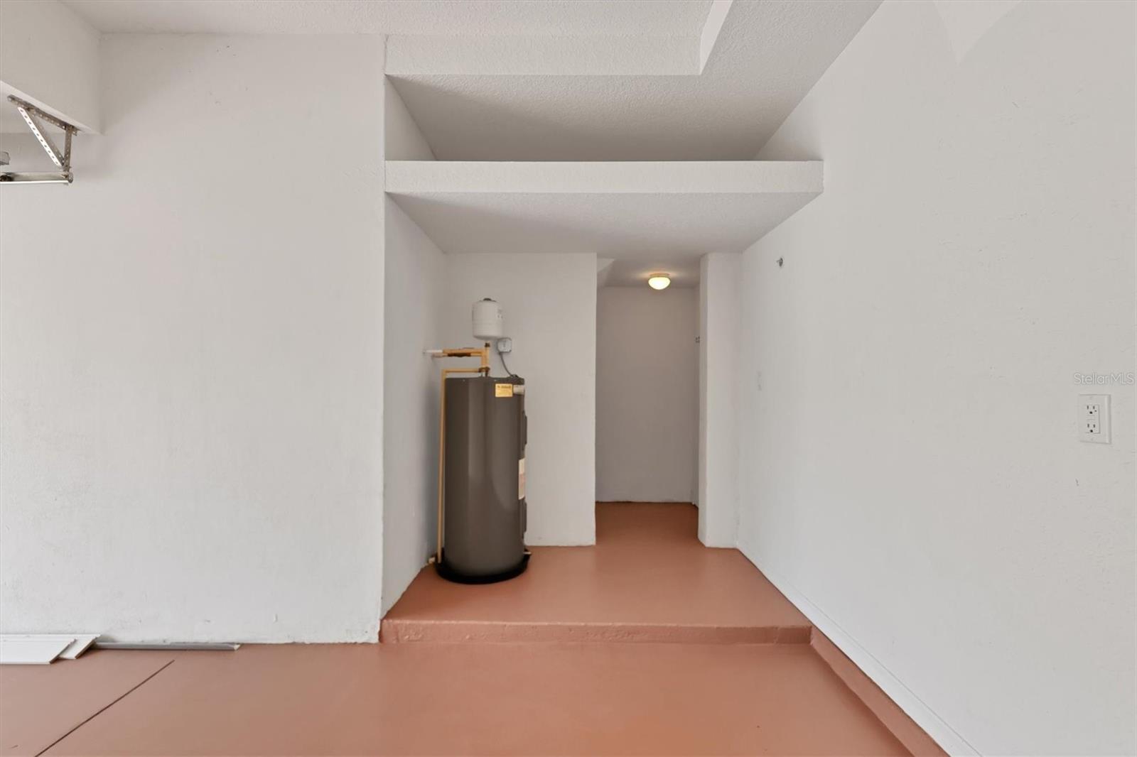 PALM GROVE - Residential Lease