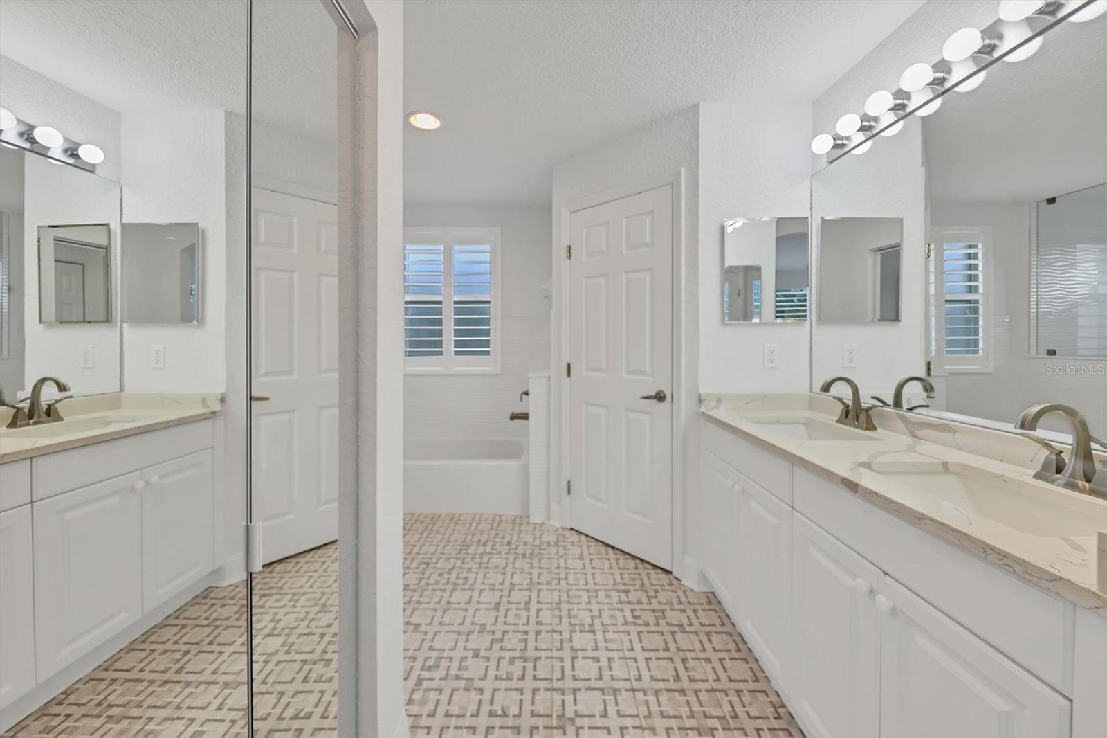 PALM GROVE - Residential Lease