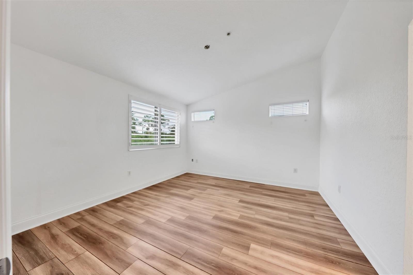 PALM GROVE - Residential Lease