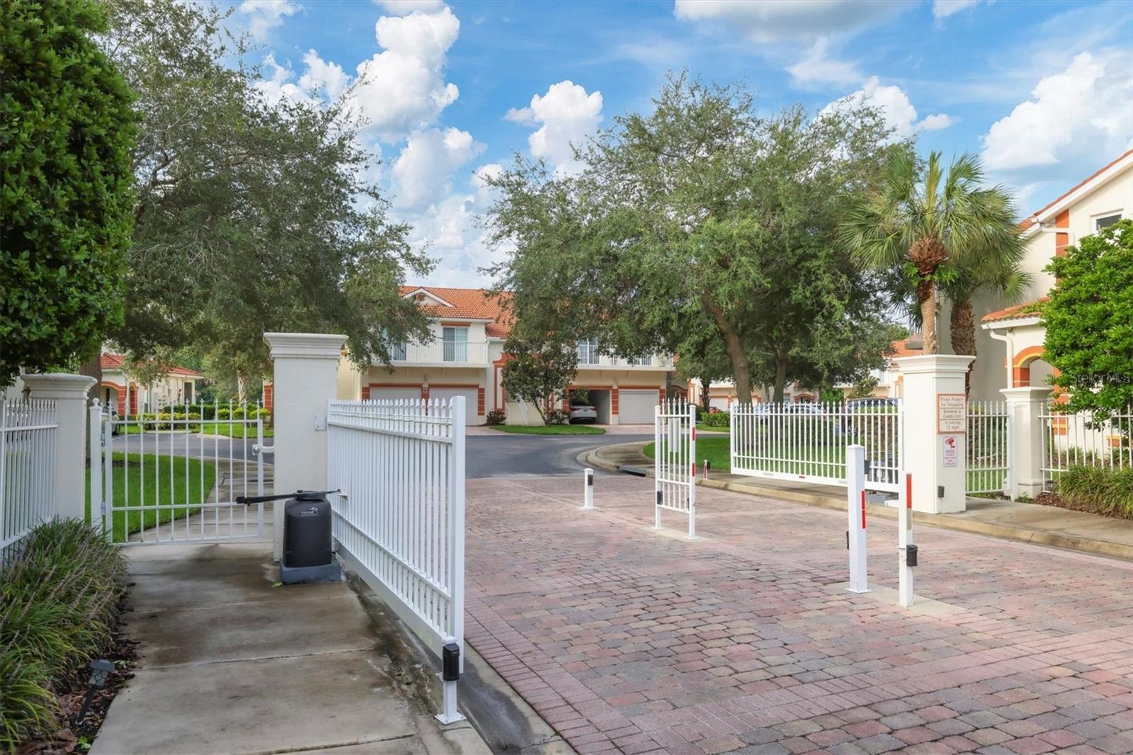 PALM GROVE - Residential Lease