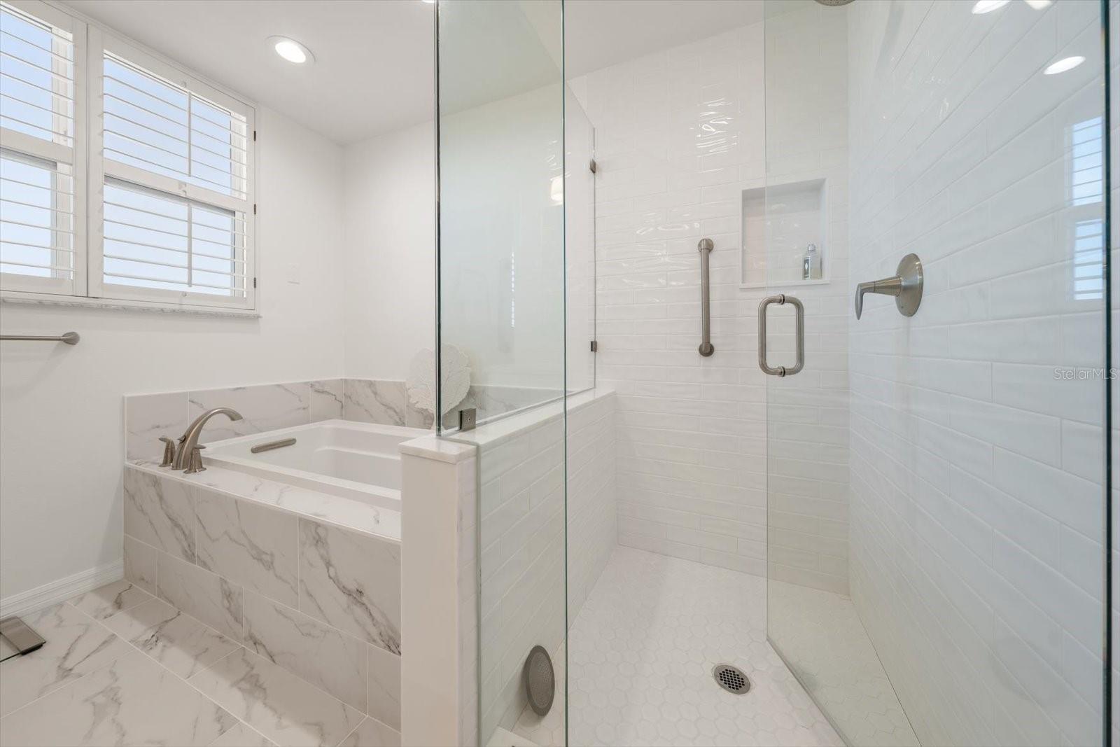 CHEZ SOLEIL CONDO - Residential