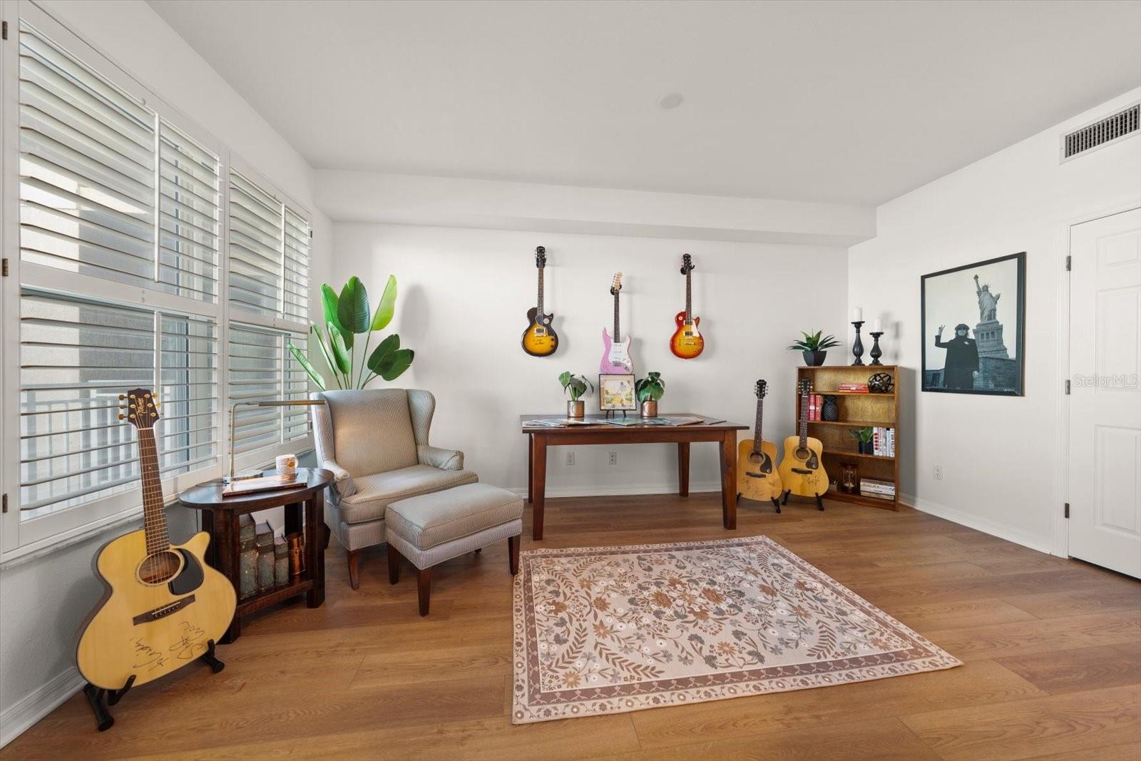 CHEZ SOLEIL CONDO - Residential