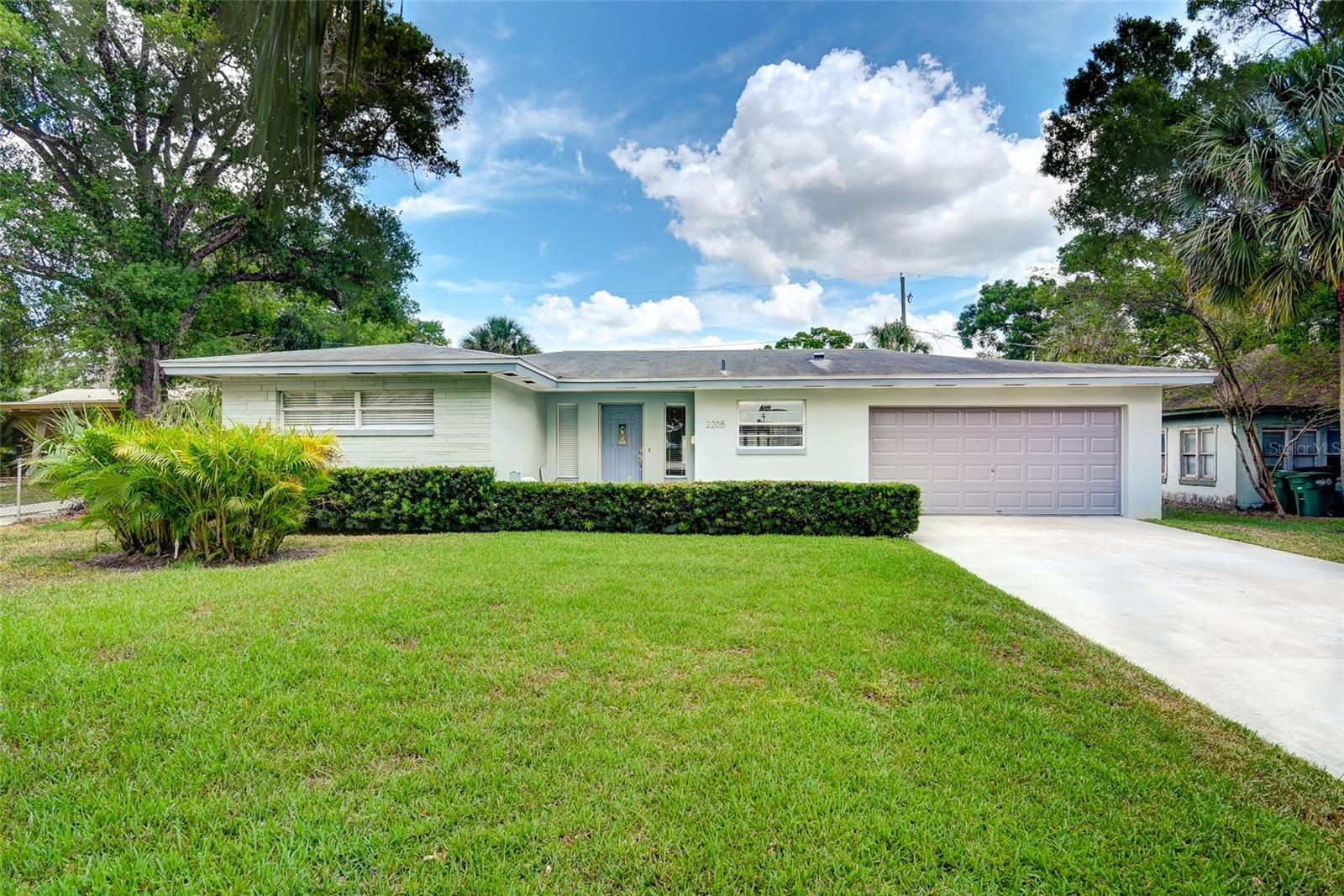 2205 N RIVERSIDE DRIVE