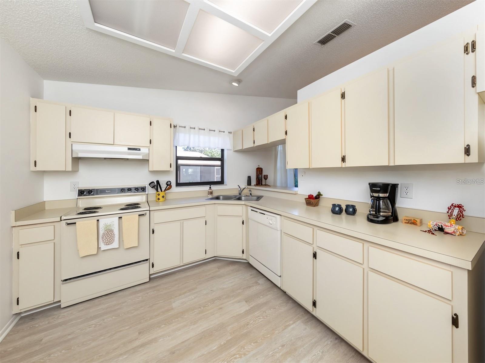 CURRY COVE - Residential