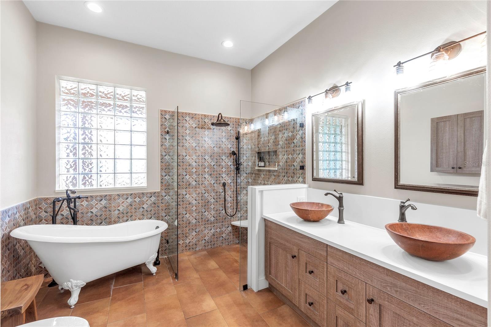 PARK TRACE ESTATES - Residential