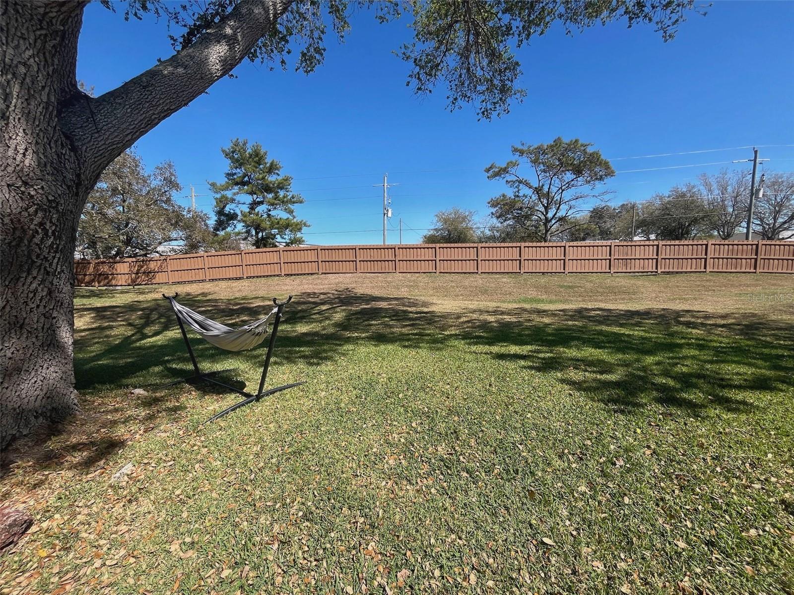 LAKE POINTE SUNTREE - Residential