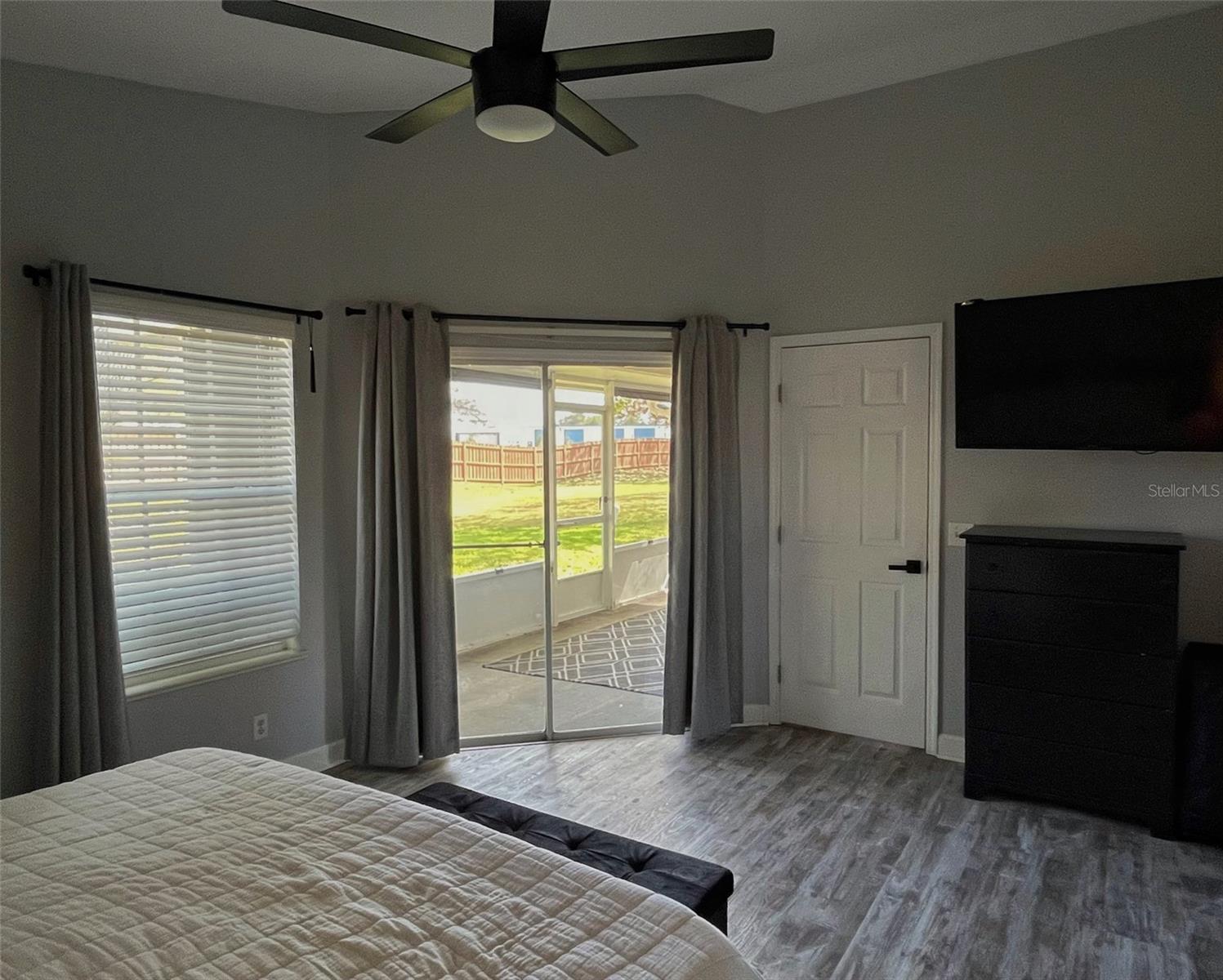 LAKE POINTE SUNTREE - Residential