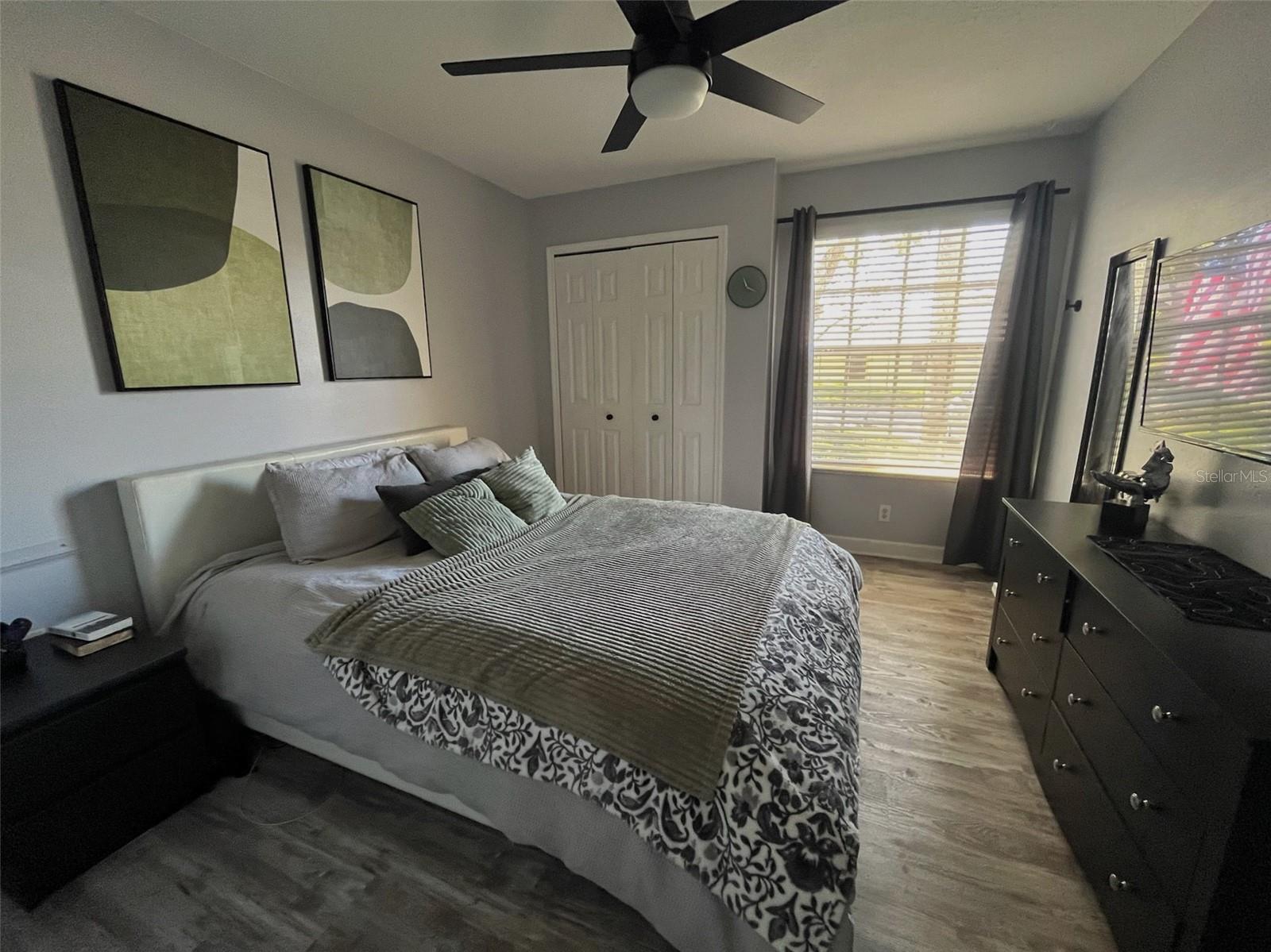 LAKE POINTE SUNTREE - Residential